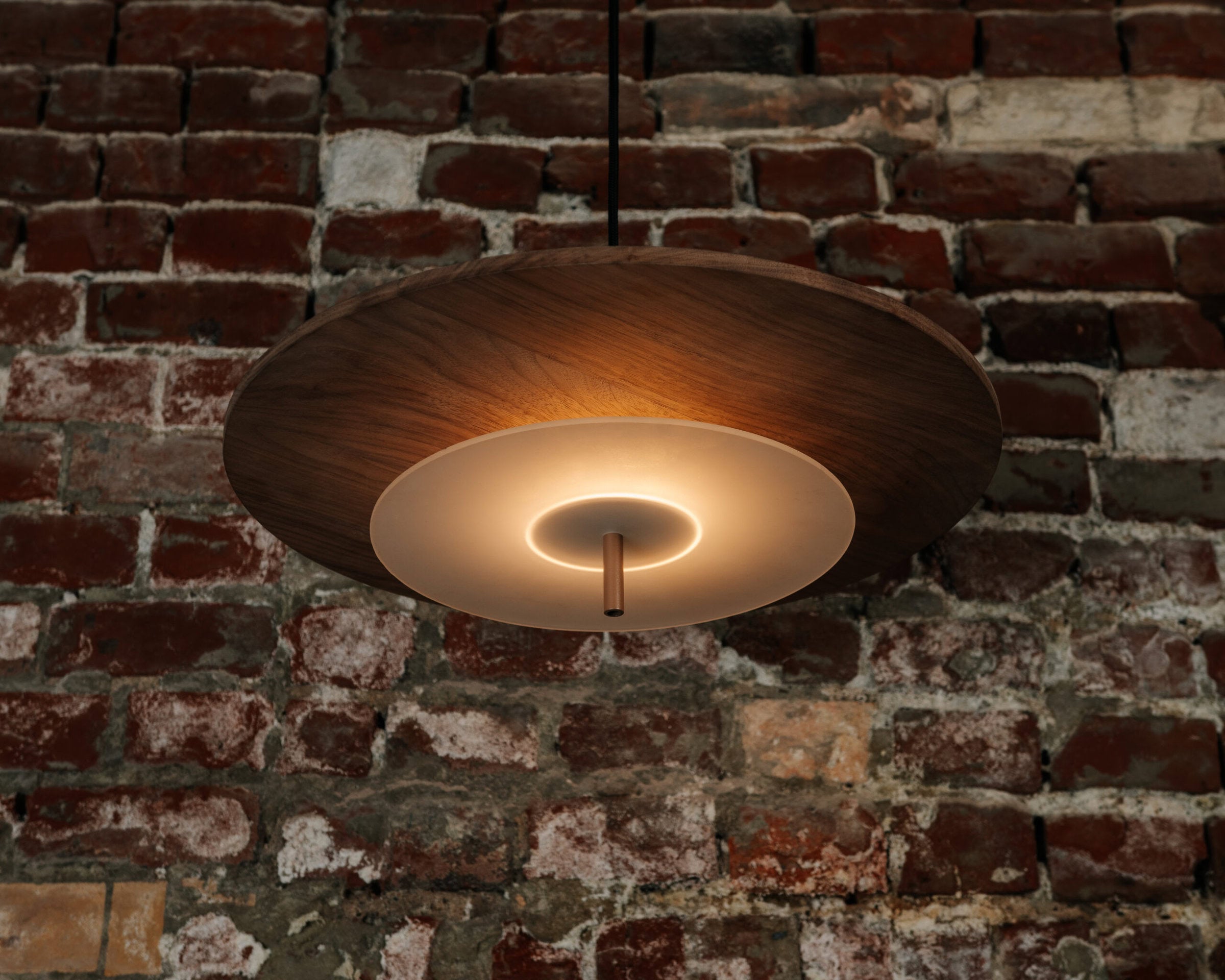 AEROPLAN WOOD pendant lamp in light walnut wood