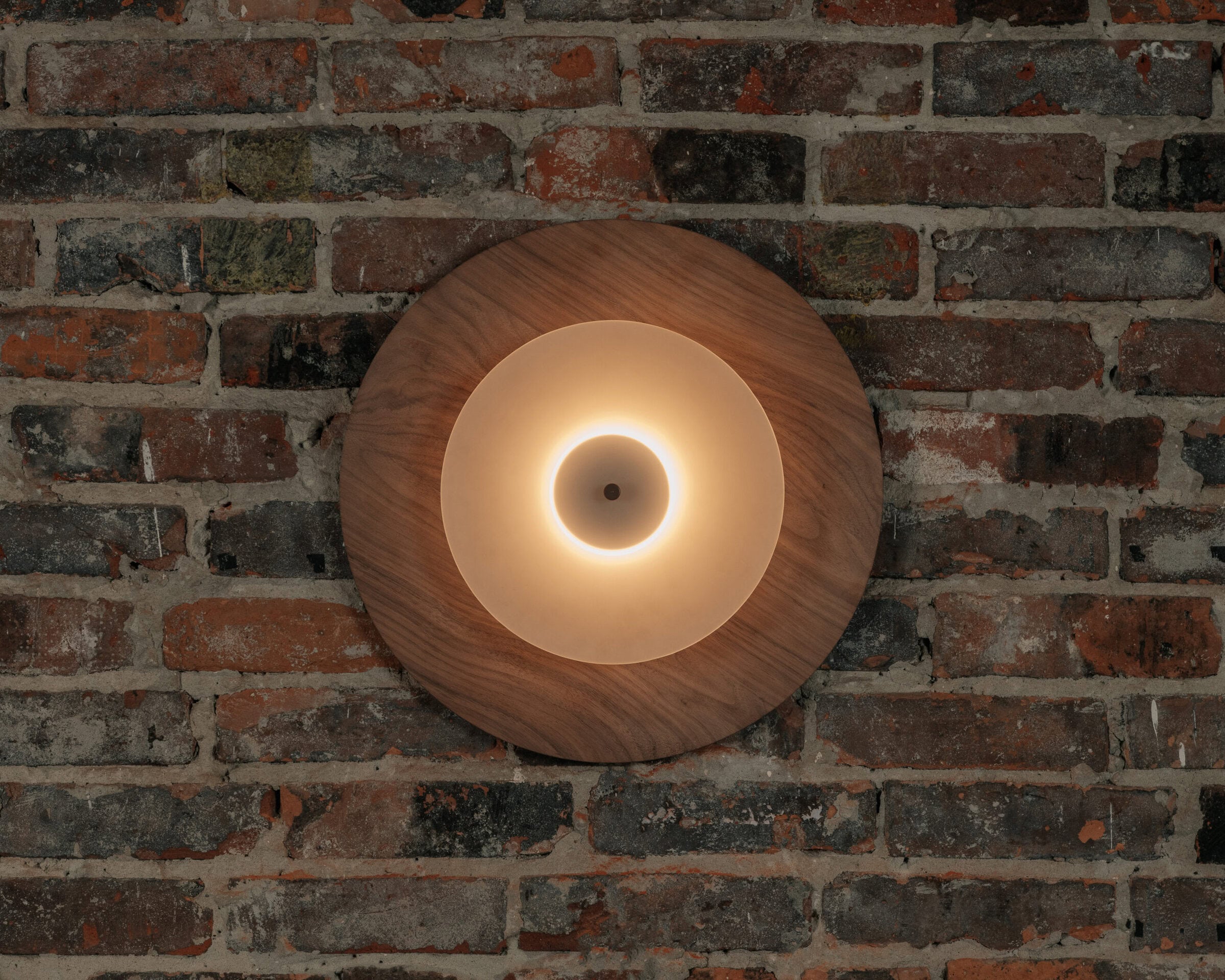 AEROPLAN WOOD lite wall lamp walnut wood