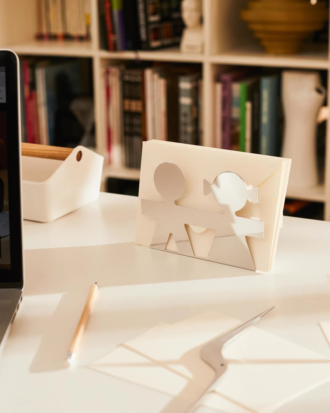 Stojan na obálky GIROTONDO z nehrdzavejúcej ocele