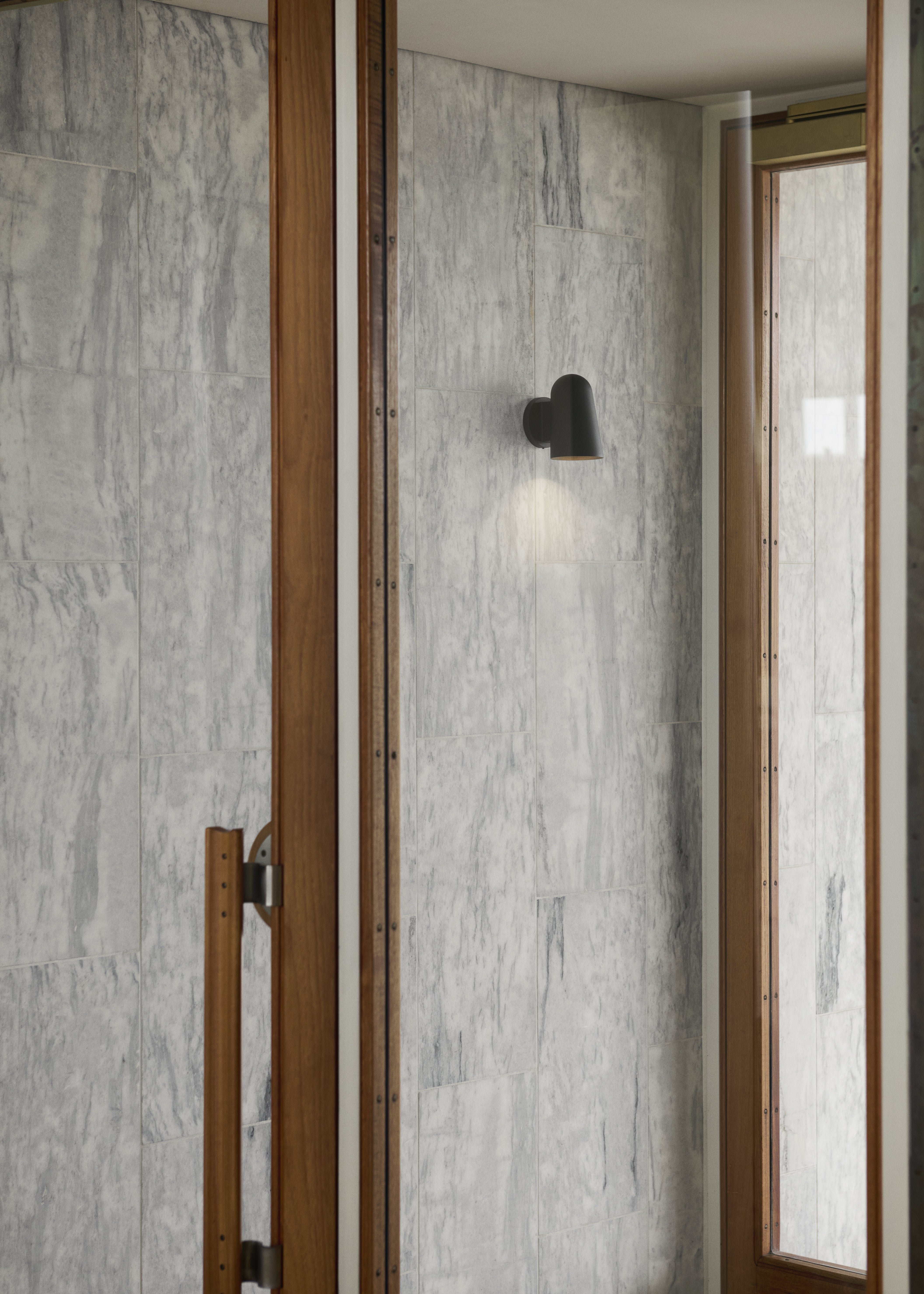Exteriérová nástenná lampa SOLID čierna