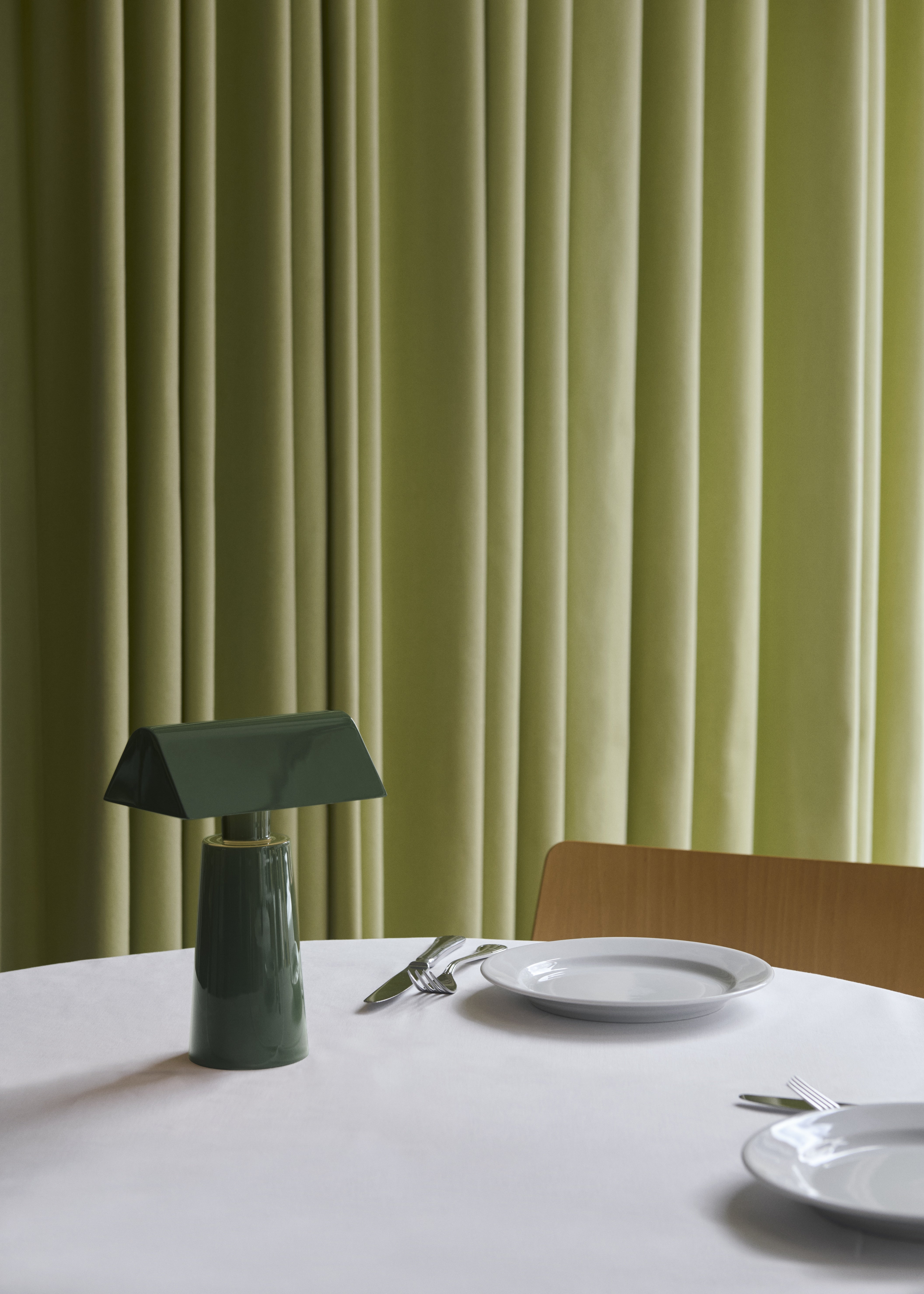 Lampa prenosná CARET MF1 tmavozelená