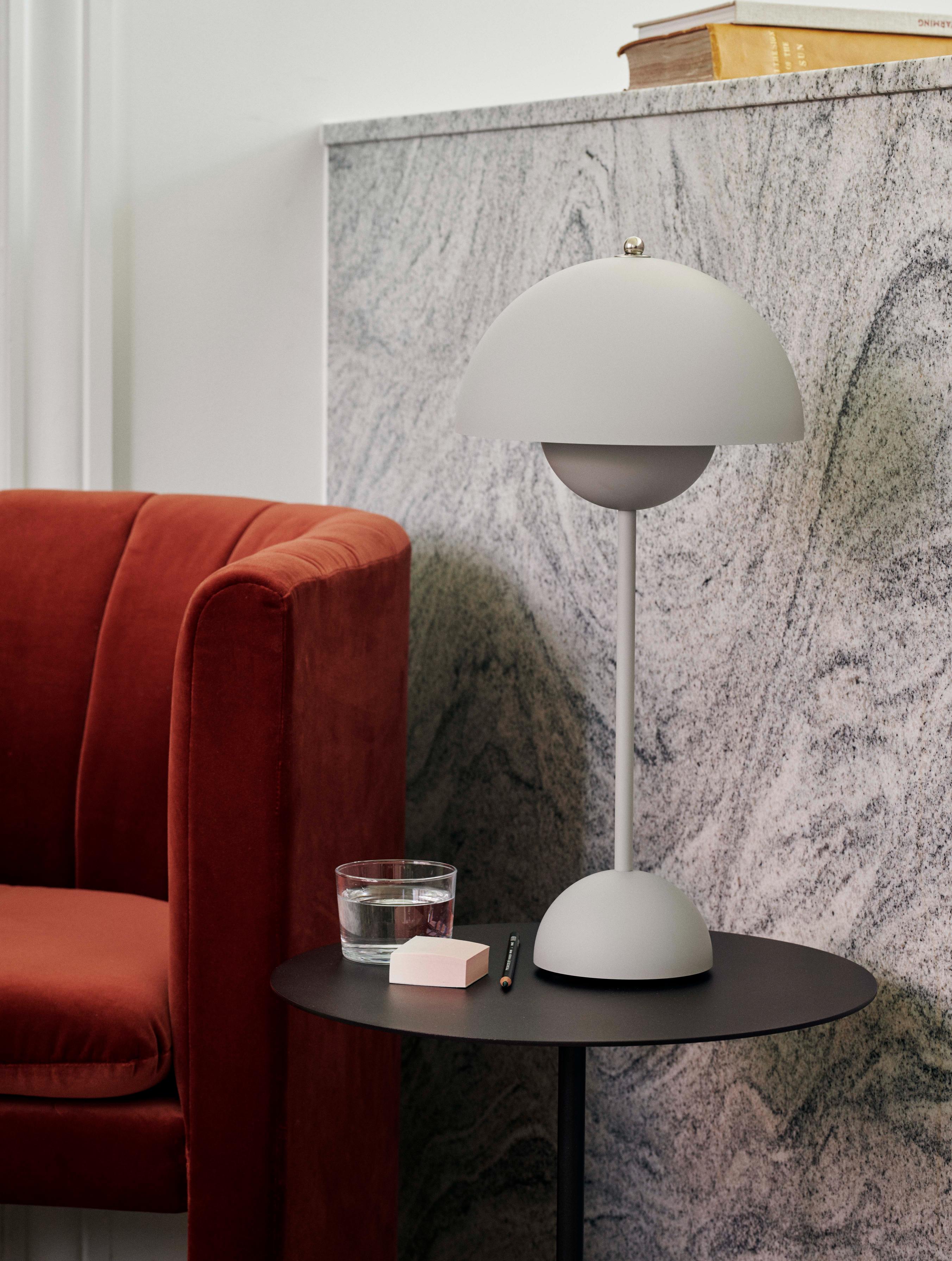 Lampa stolná FLOWERPOT VP3 matná svetlosivá