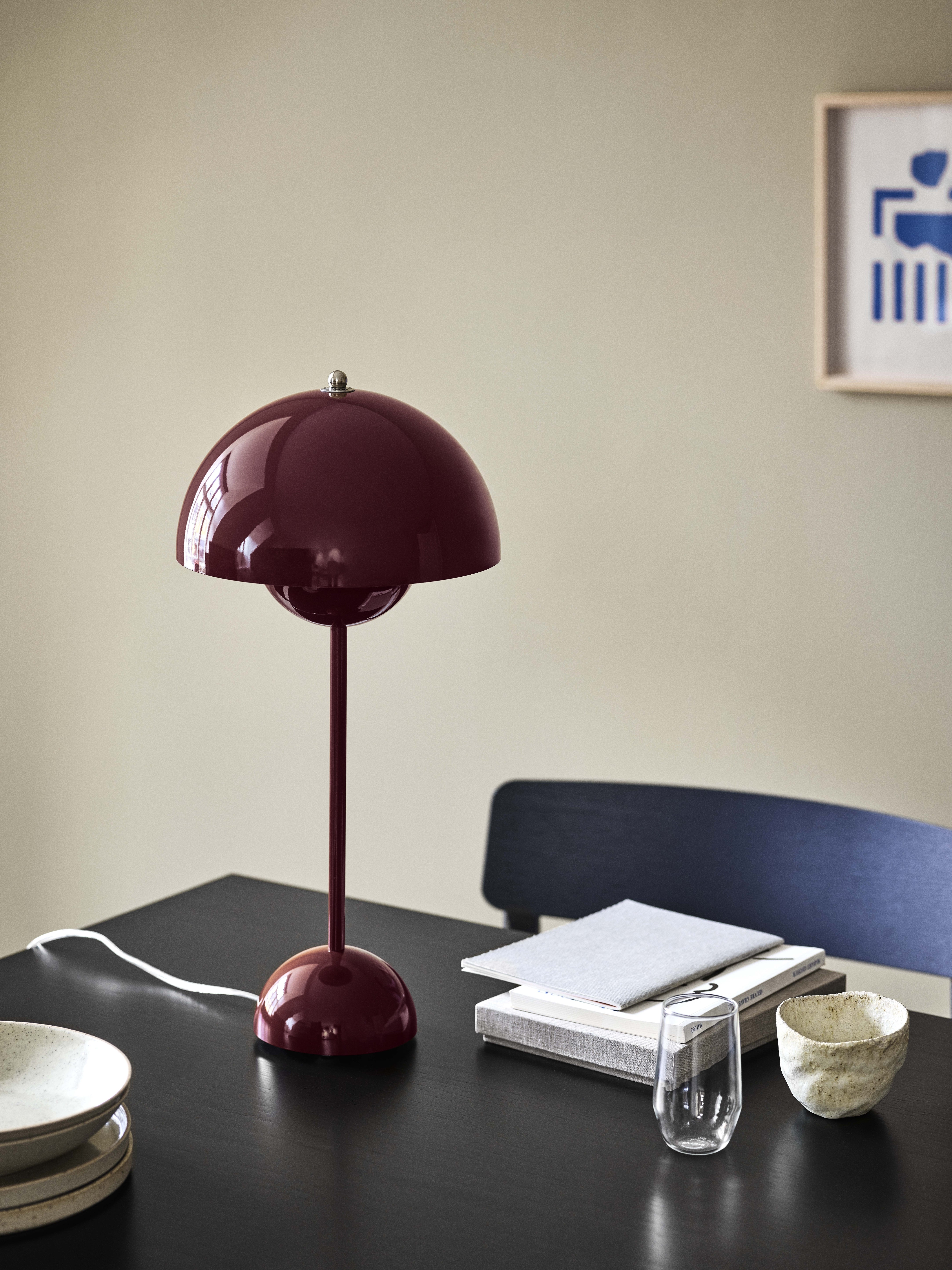 Stolová lampa FLOWERPOT VP3 tmavá slivka