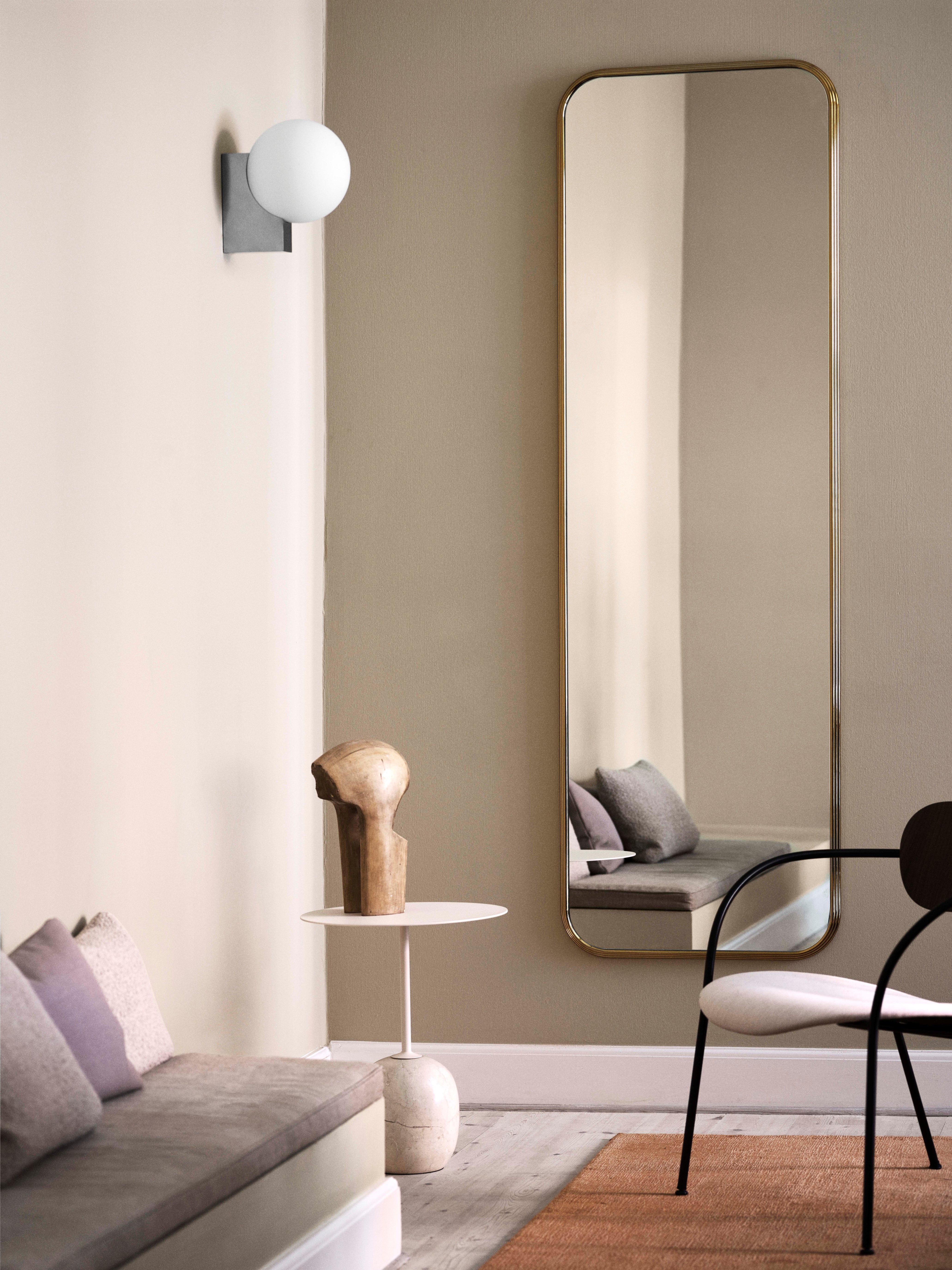 Nástenná lampa JOURNEY SH2 so skleneným tienidlom a šedým podstavcom