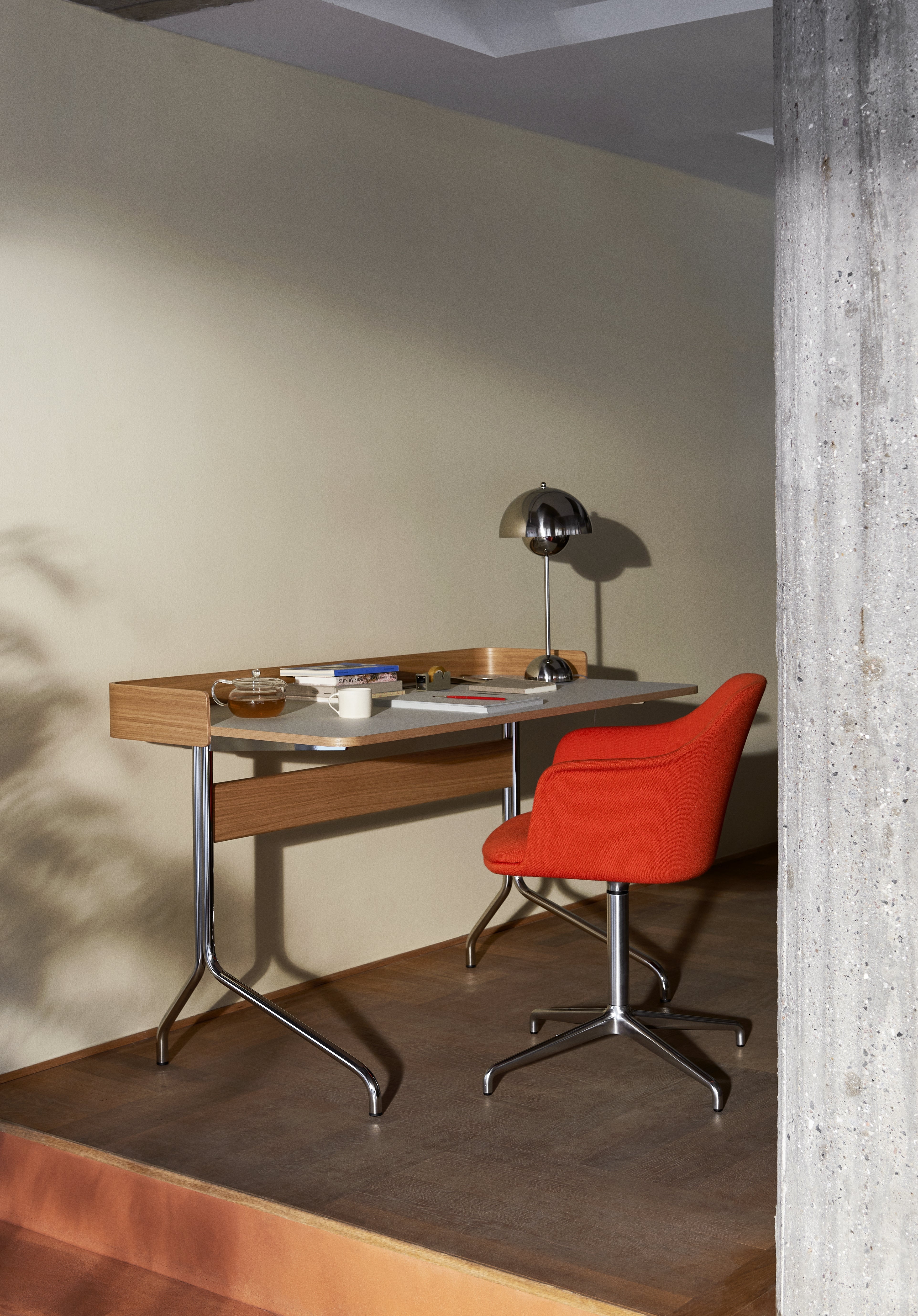 Lampa stolná FLOWERPOT VP3 mosadzná