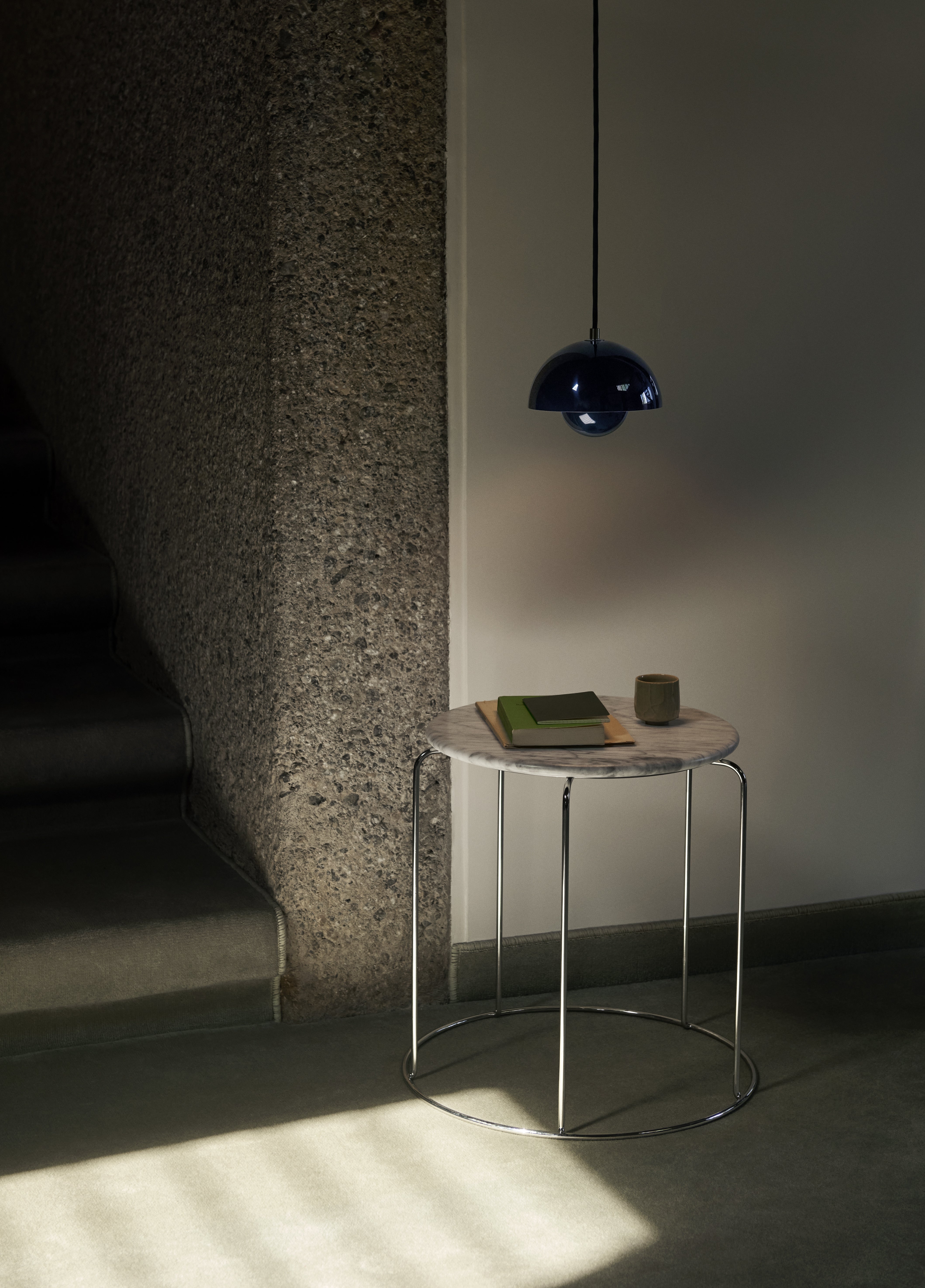 Lampa visiacá FLOWERPOT, oceľová modrá