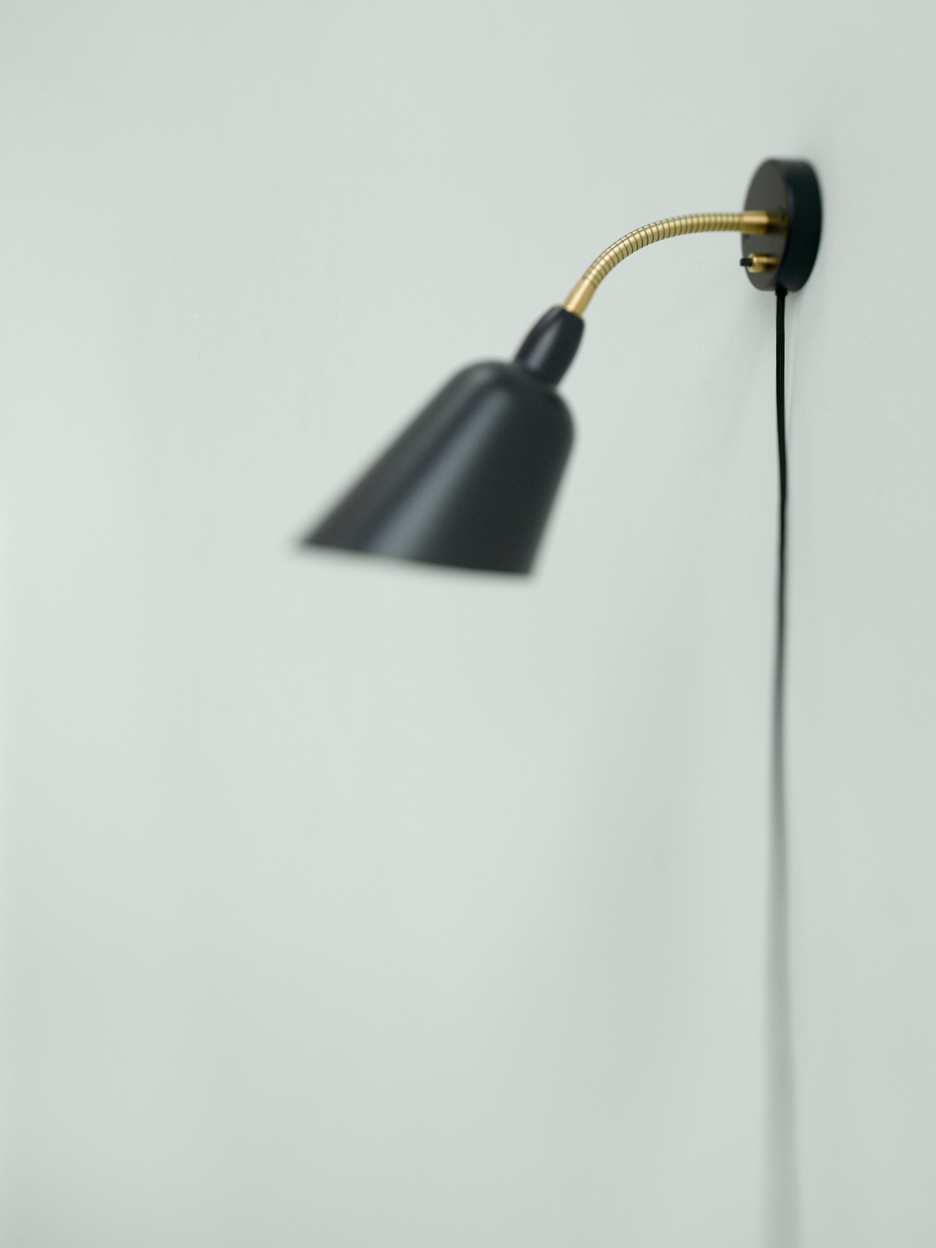 Nástenná lampa BELLEVUE AJ9 čierna s mosadzným povrchom
