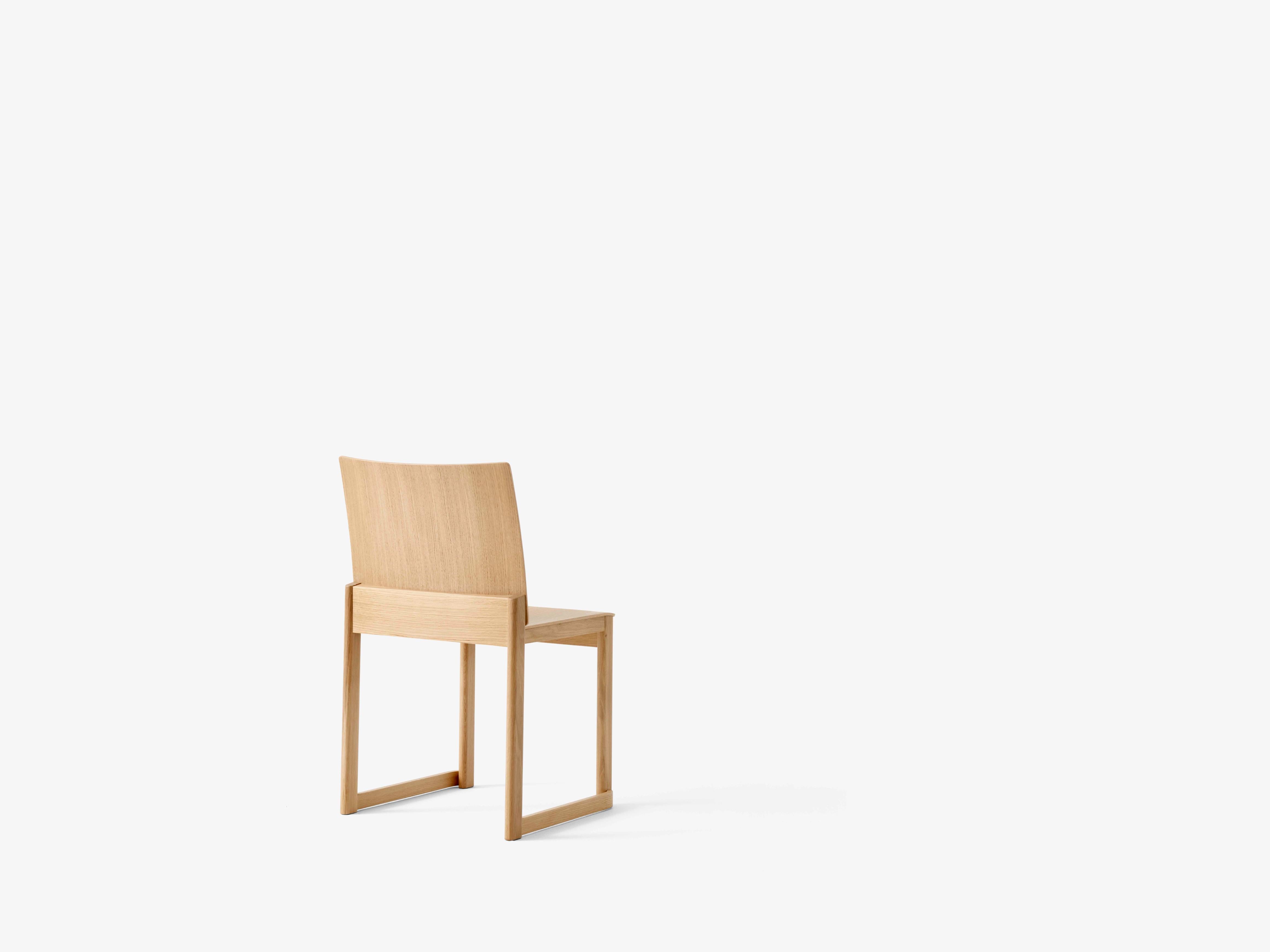 Stolička ALLWOOD AV35 lakovaný dub