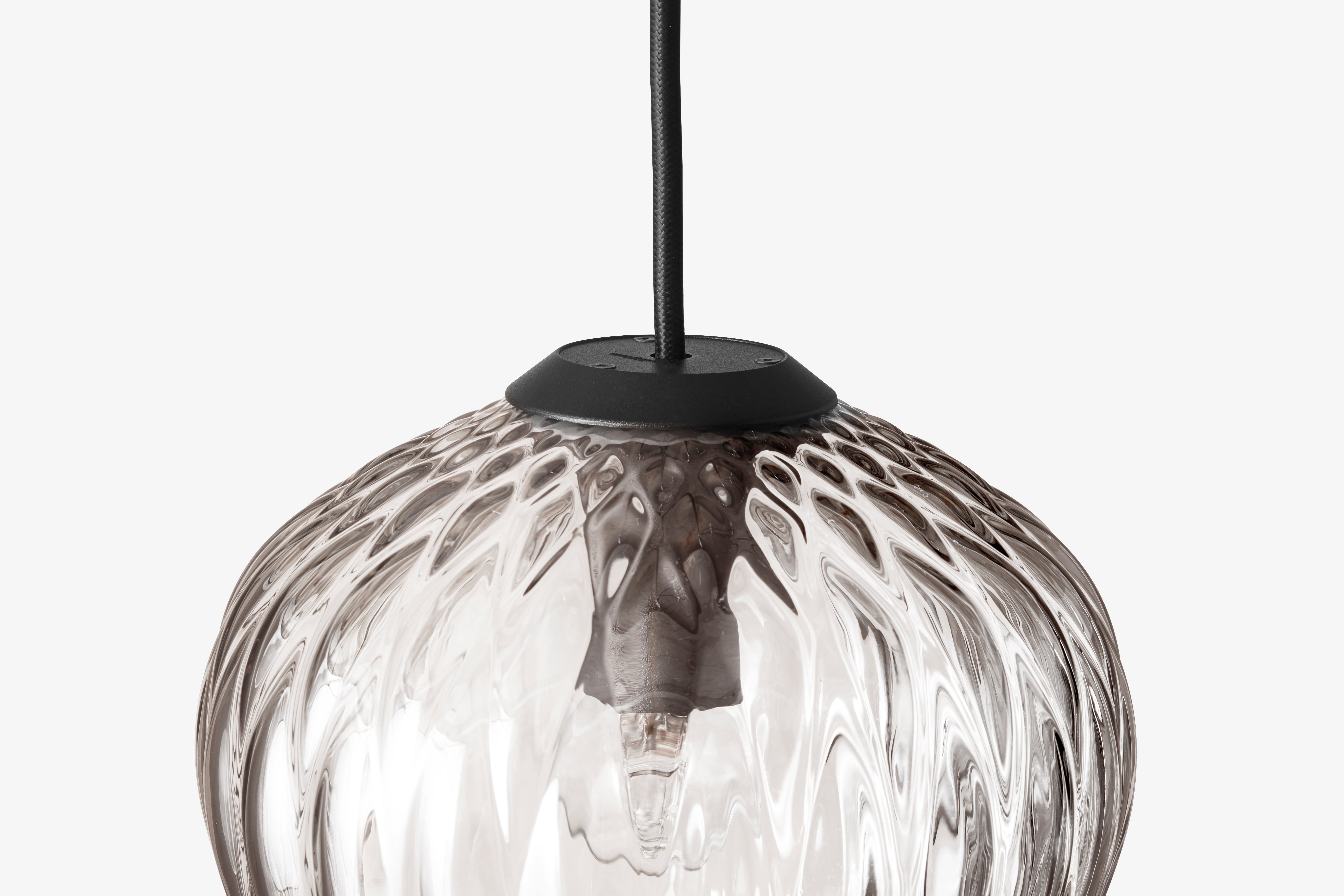 Lampa visiacá BLOWN s lesklým tienidlom