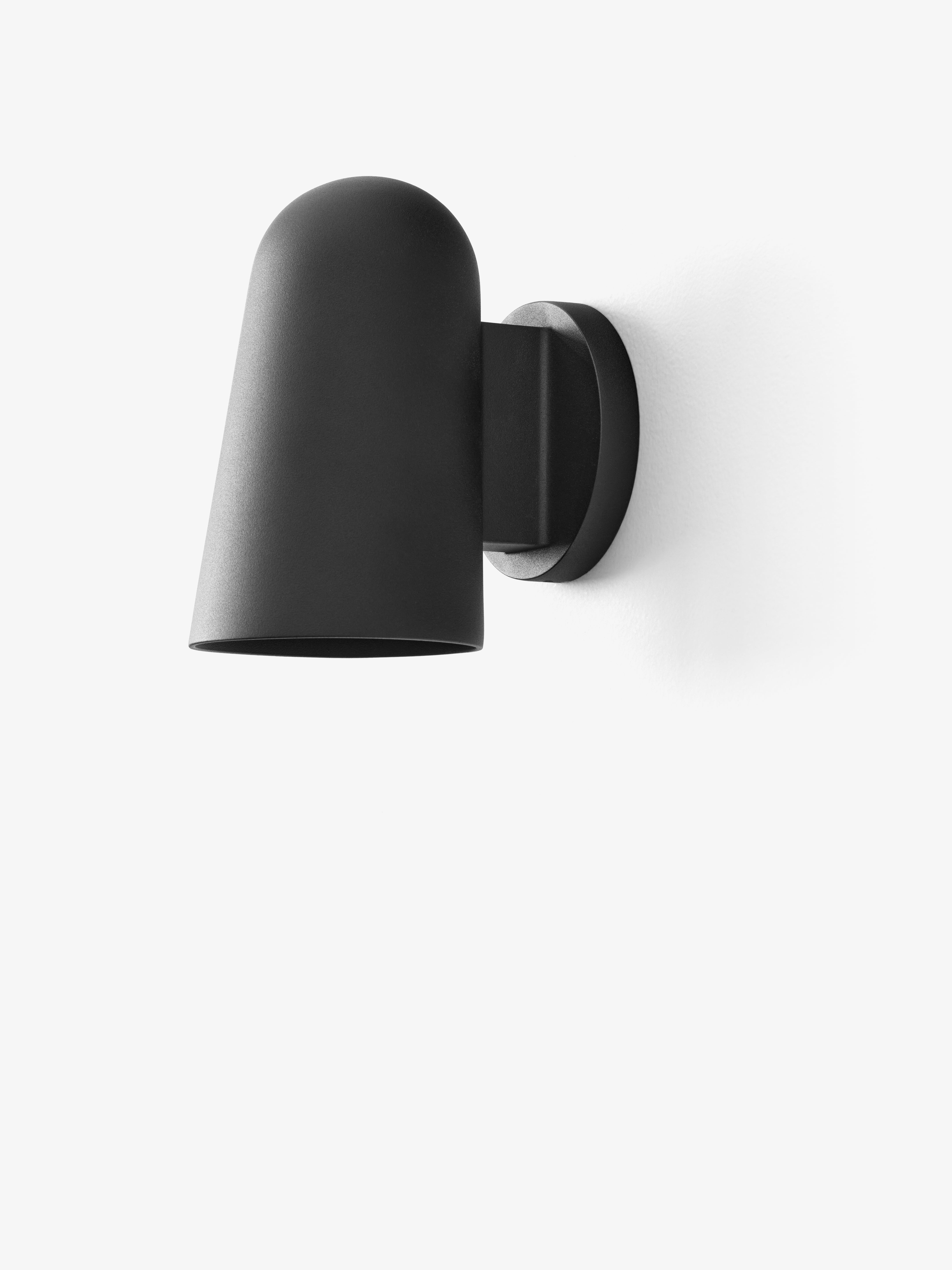 Exteriérová nástenná lampa SOLID čierna