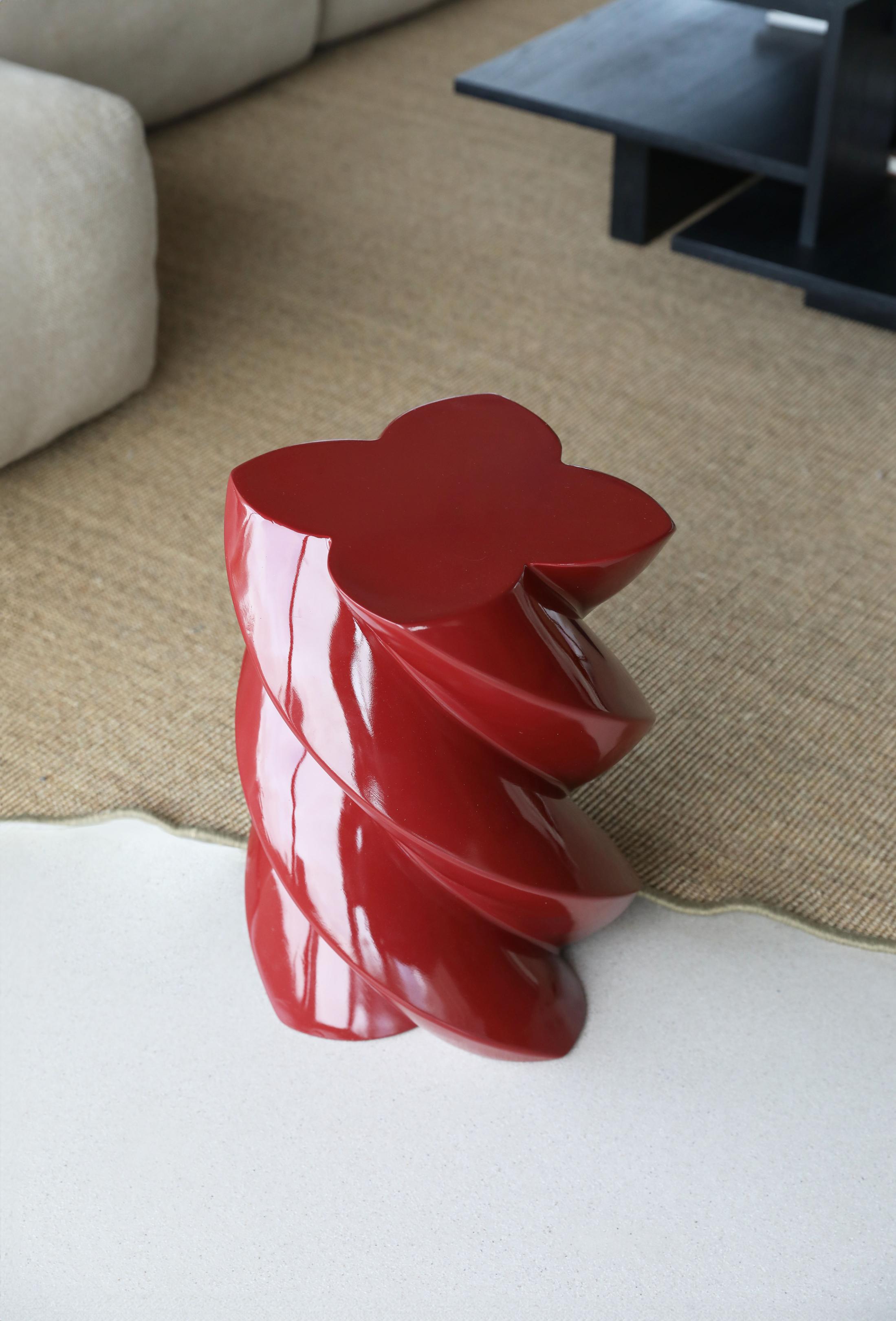 Bocný stolík MARSHMALLOW burgundový