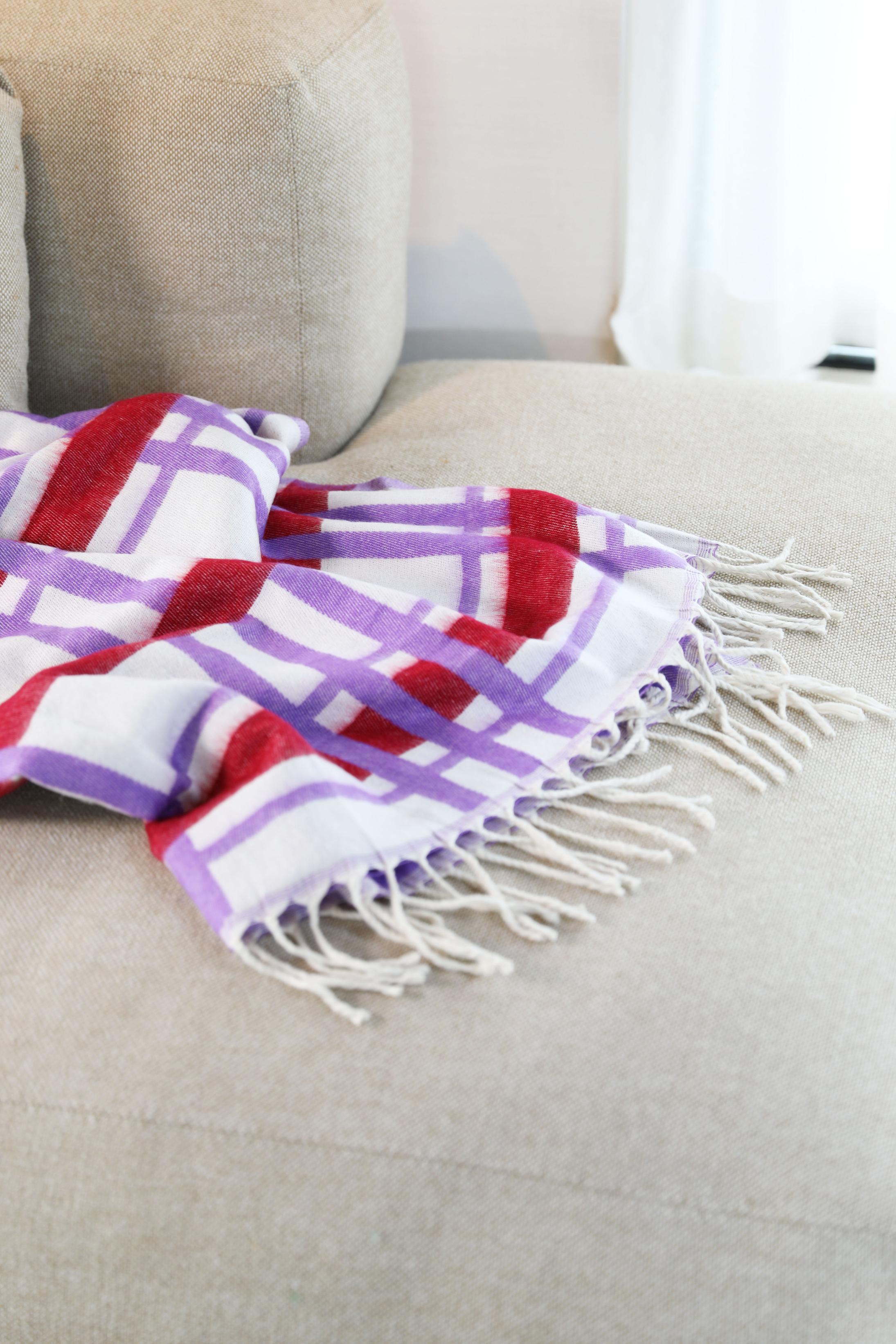 Pled PLANO white with purple and red