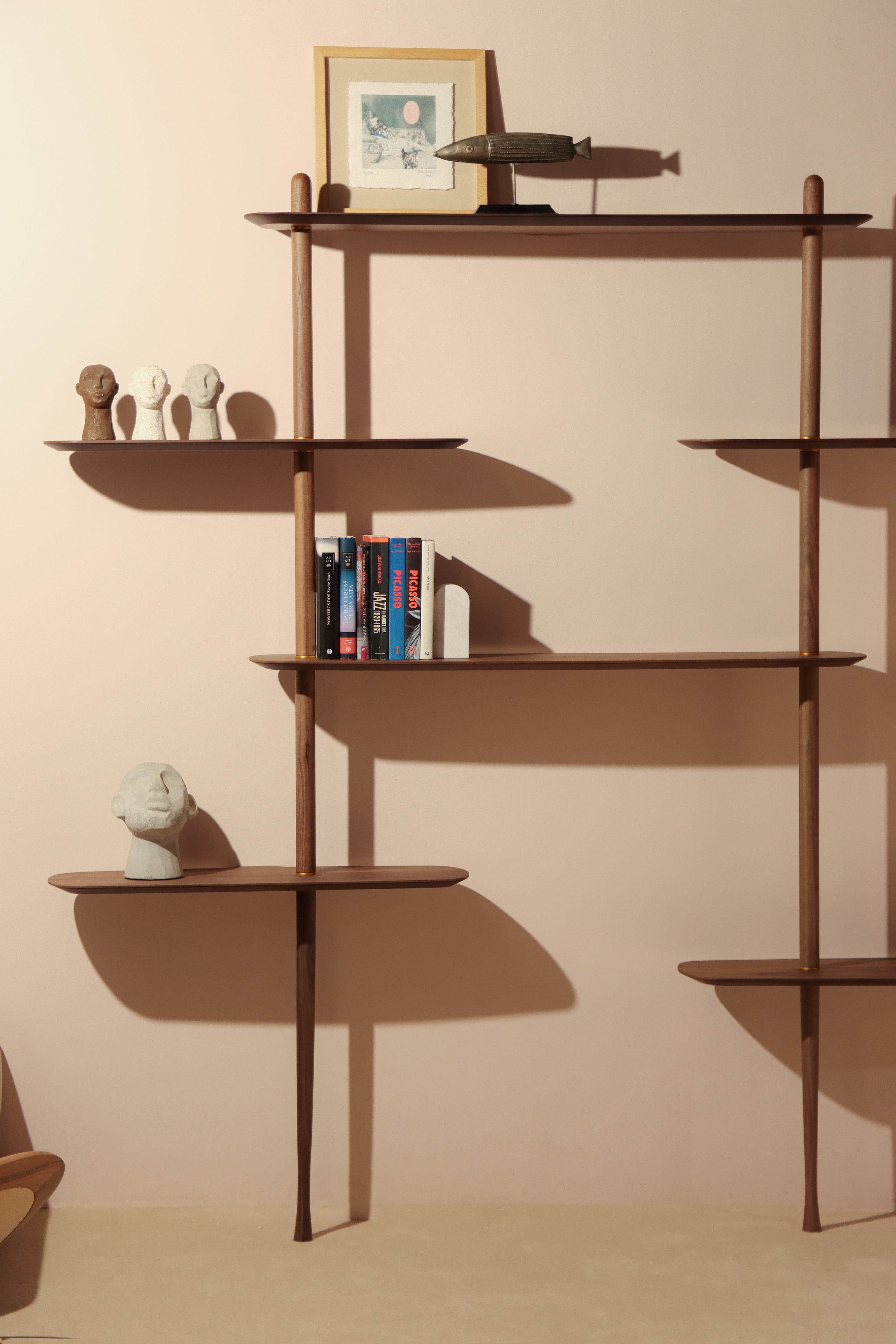 Nástenný regál AXIS 2 orechový dyha