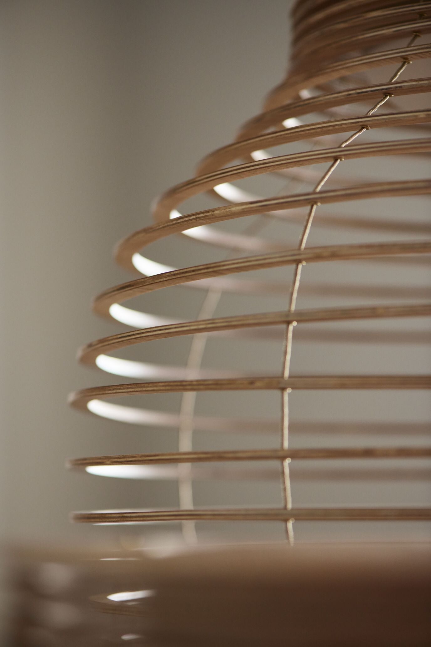 Závesná lampa ANELLI dubový dyha