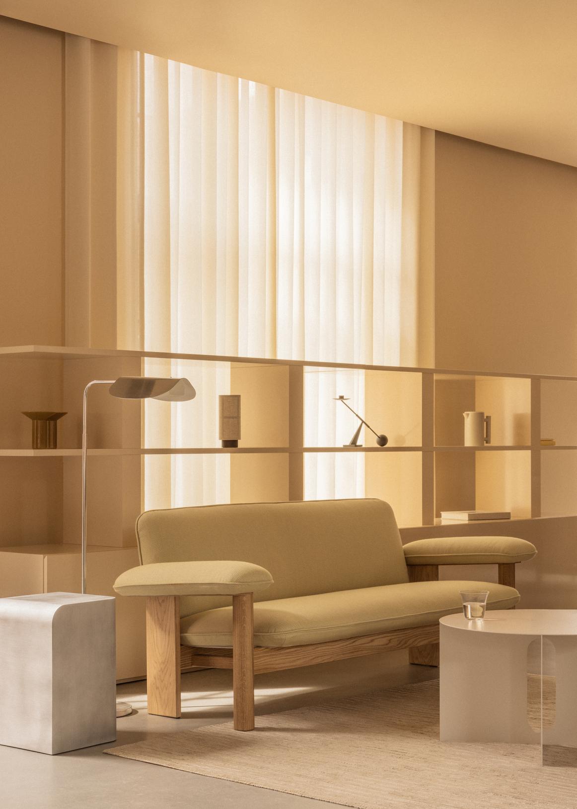 ANDROGYNE black coffee table