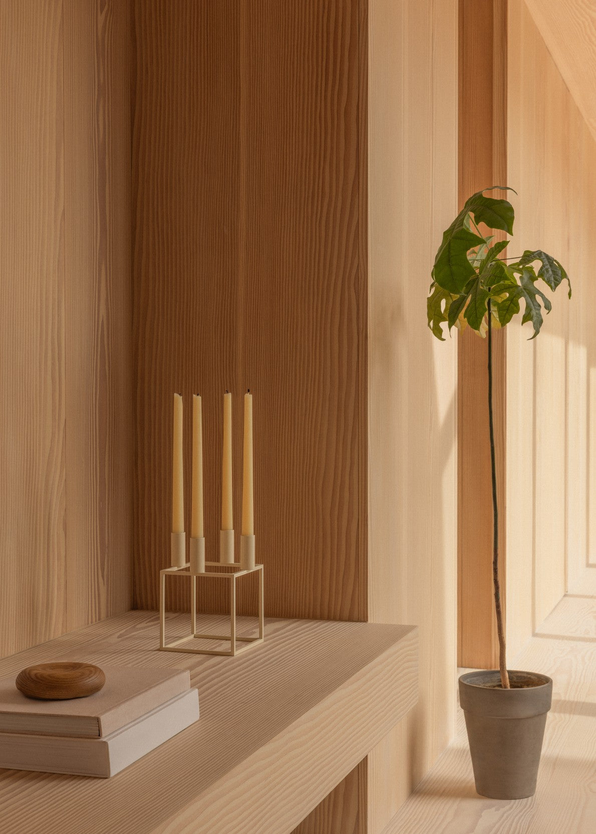 KUBUS Brown Candle Holder