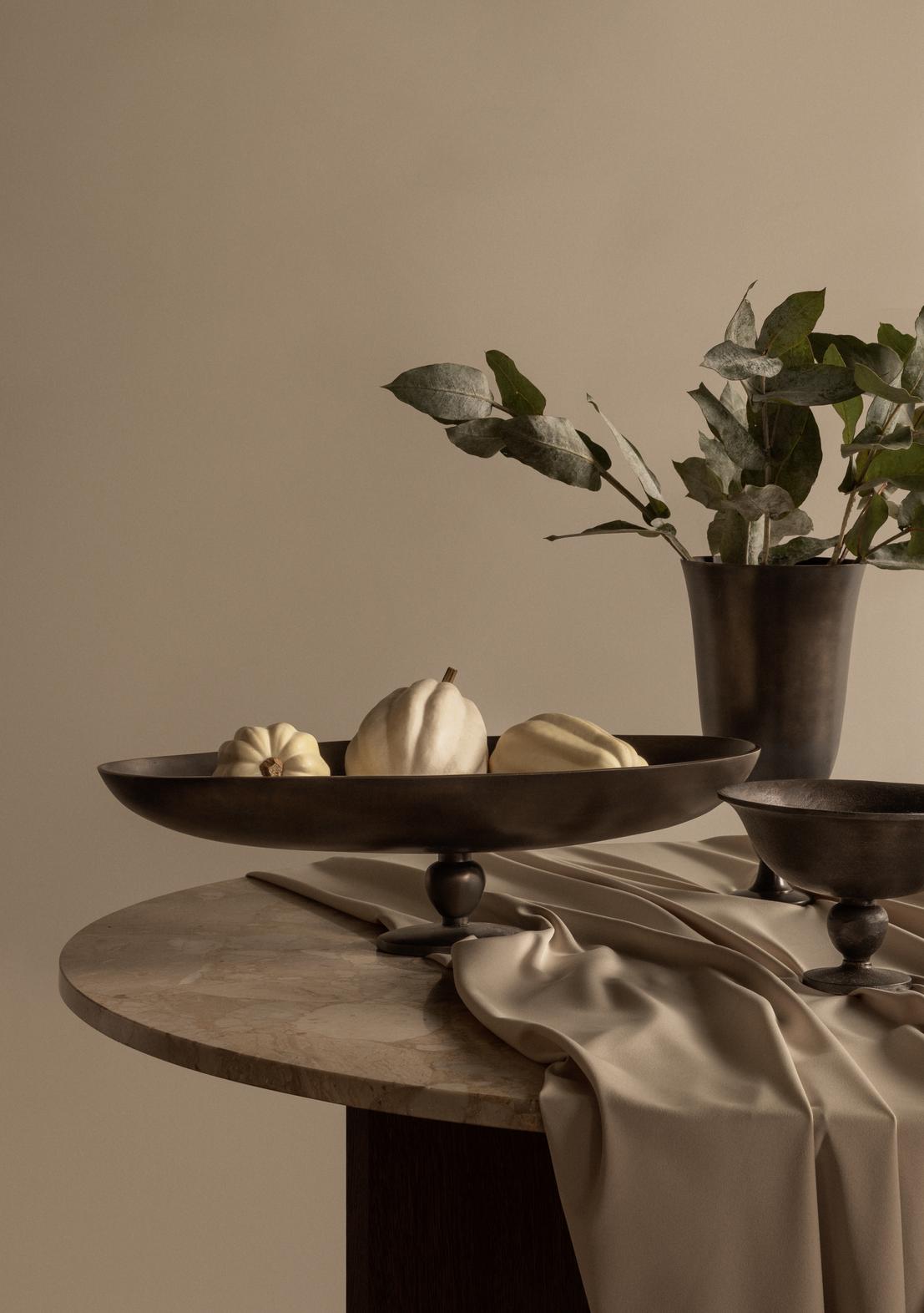 Round Table ANDROGYNE Beige Marble with Dark Oak Base