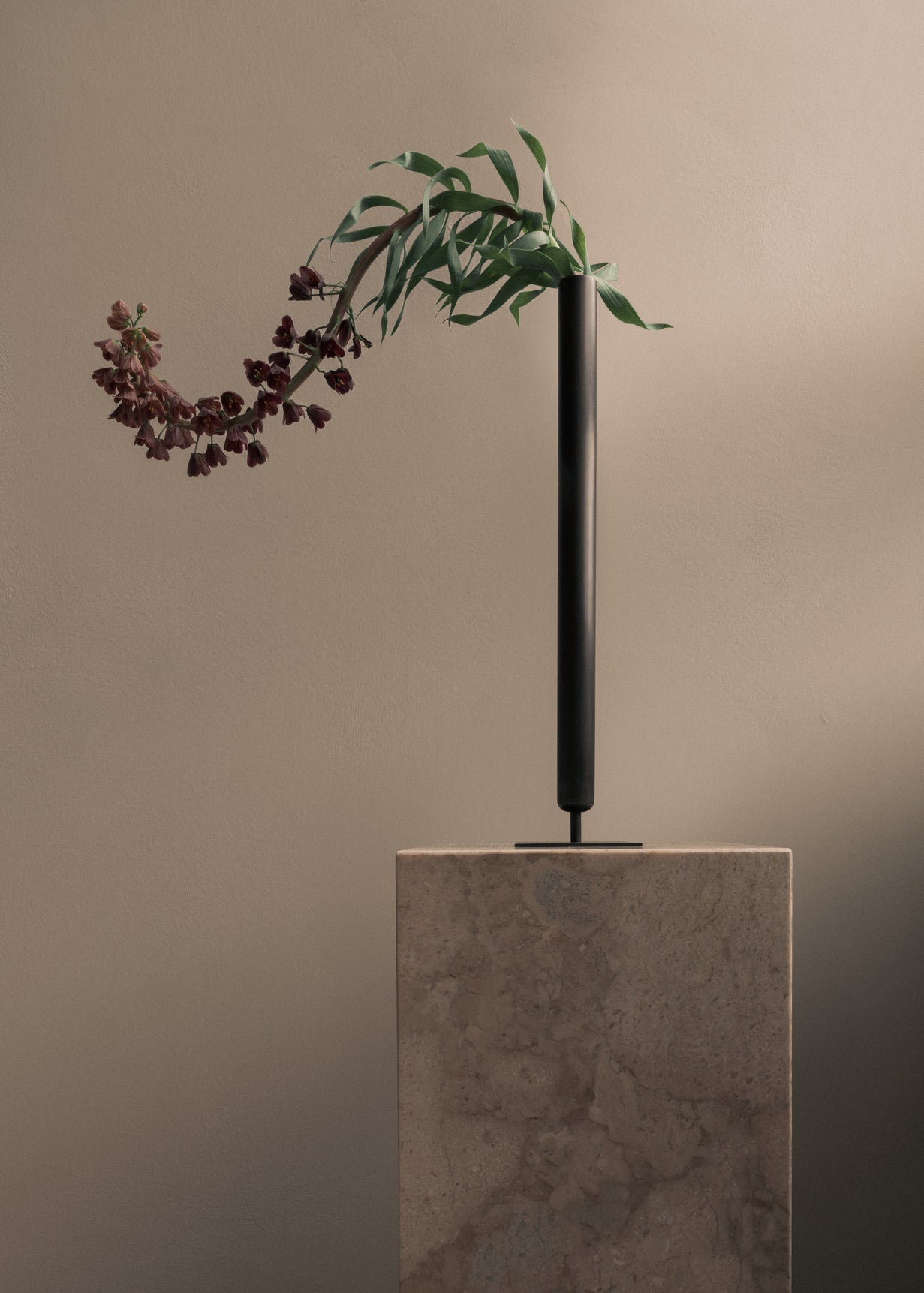 STANCE vase in bronzed brass