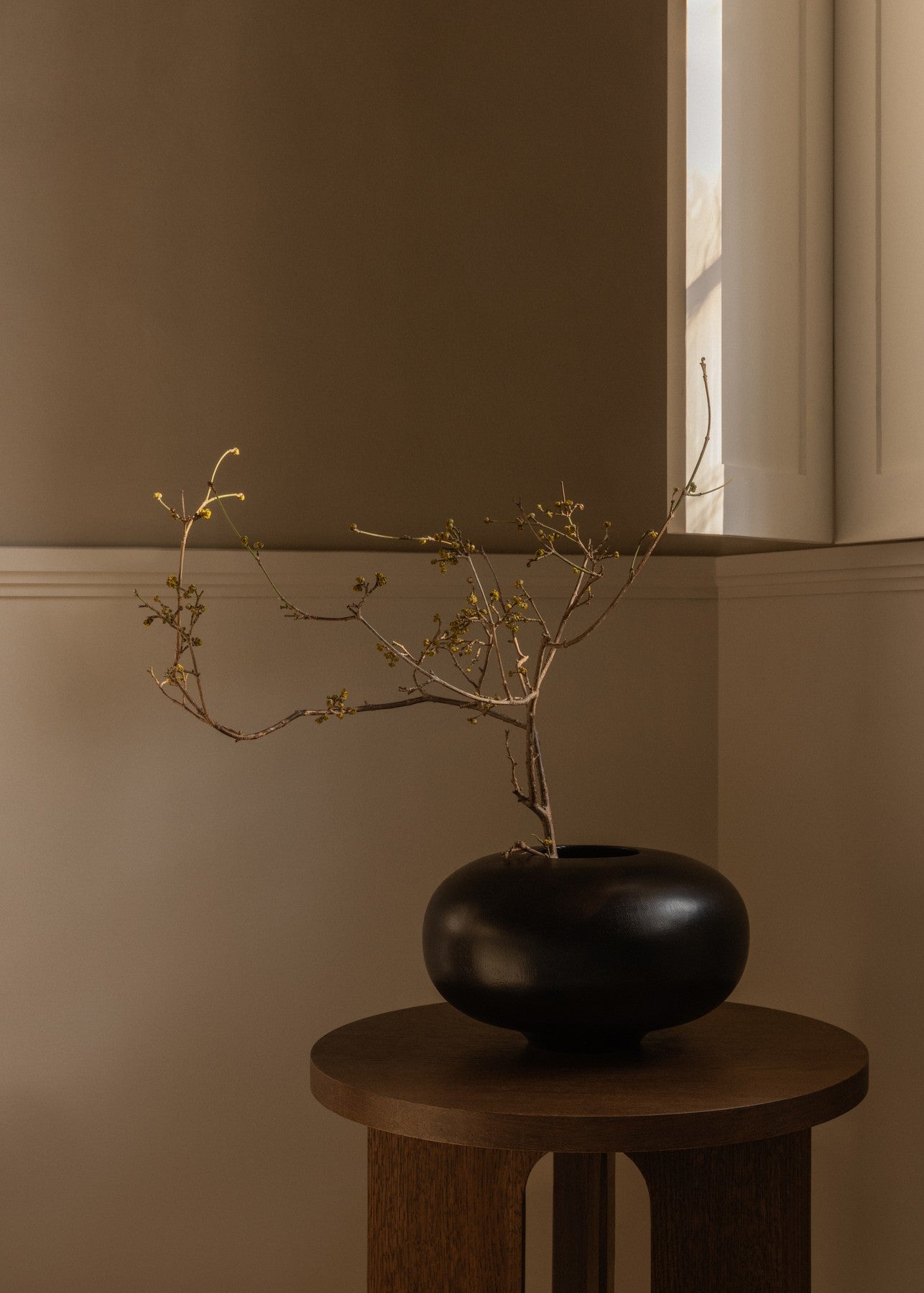 SURROUND vase mango wood