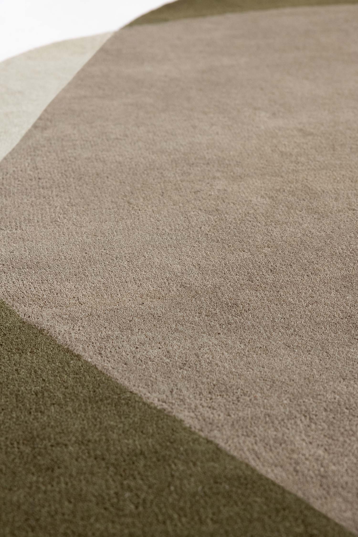 ELEMENT MOORE oval rug olive