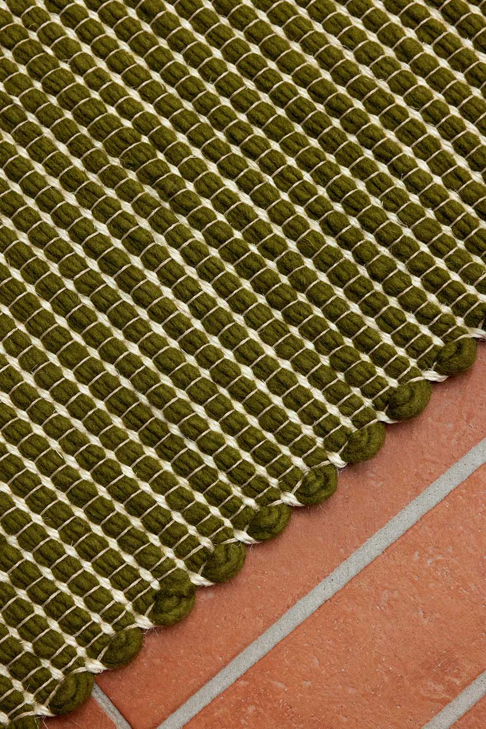 Koberec FRAME olivový