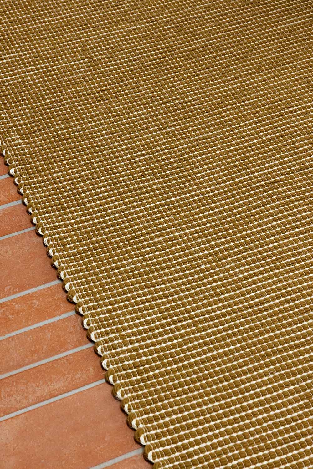 Koberec FRAME horčicový