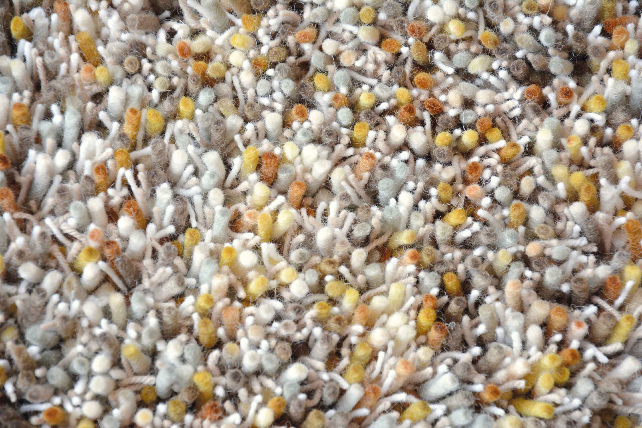 Koberec YOUNG krémovo-oranžový s dlhým vlasom