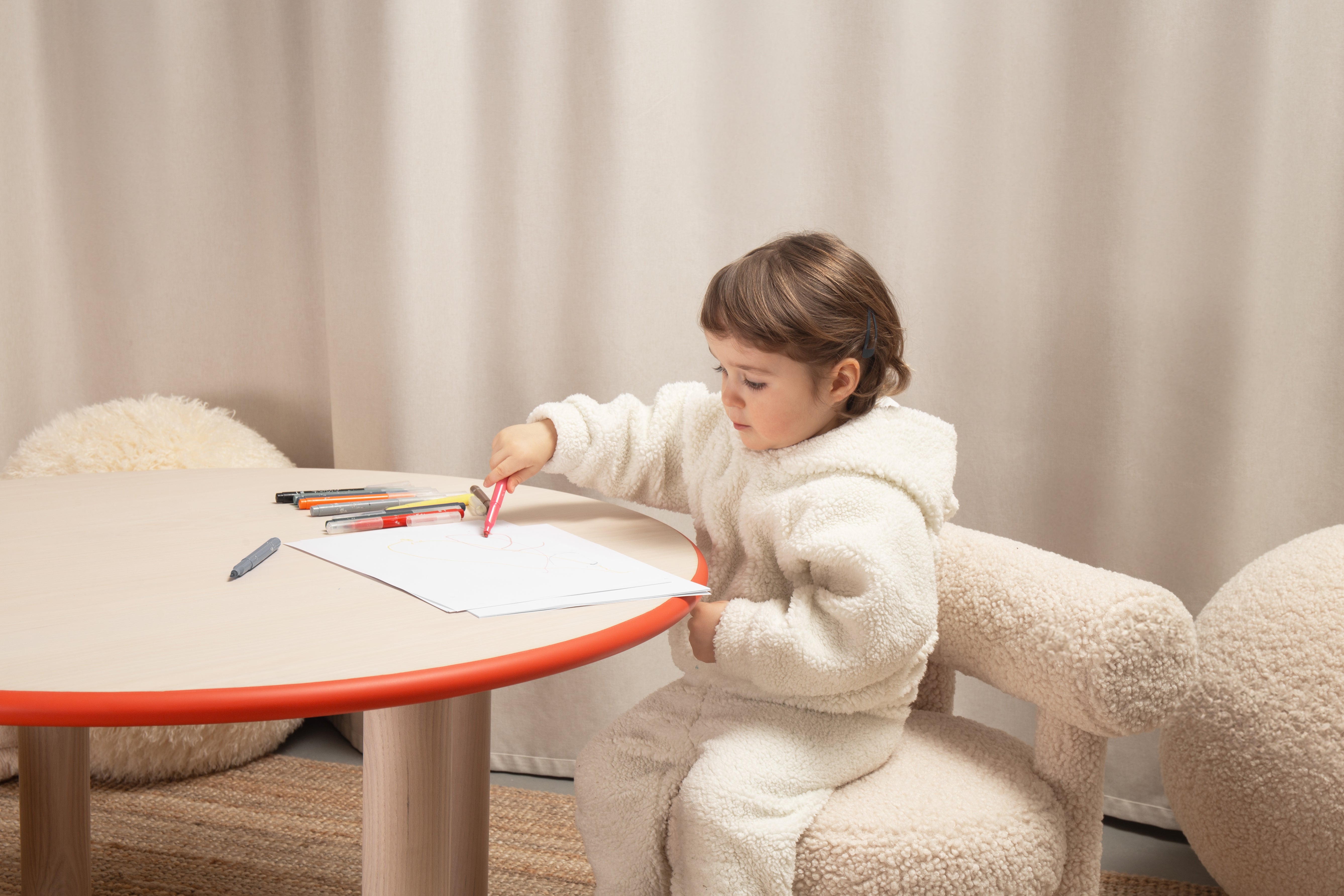 Okrúhly detský stôl BABY PAUL z prírodného jaseňového dreva