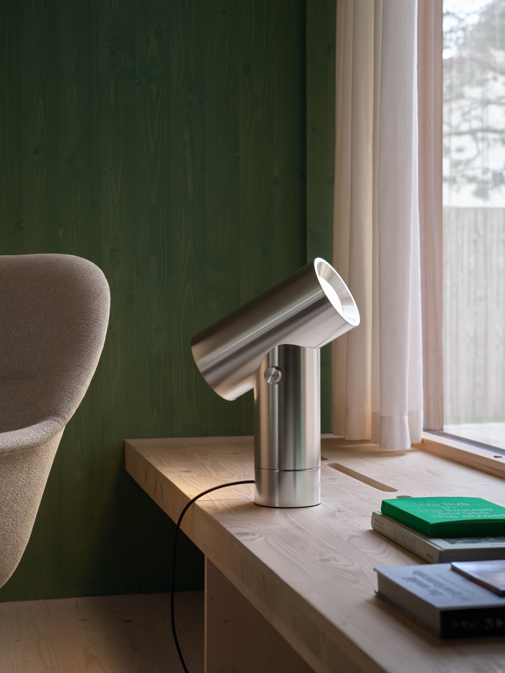 Table lamp BEAM polished aluminum
