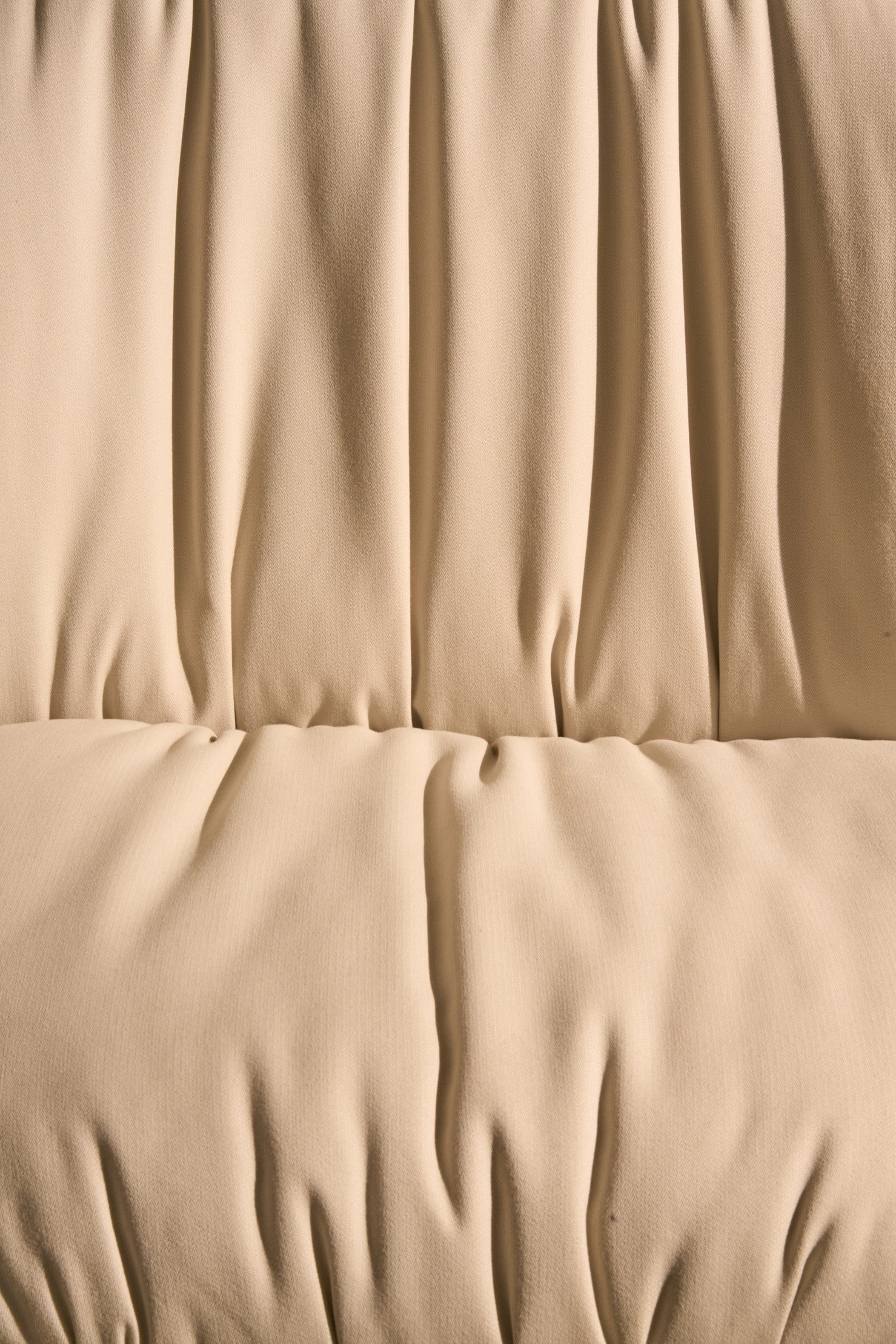 Kancelárske kreslo BEETLE SOFT čalúnené s čiernym podstavcom na kolieskach