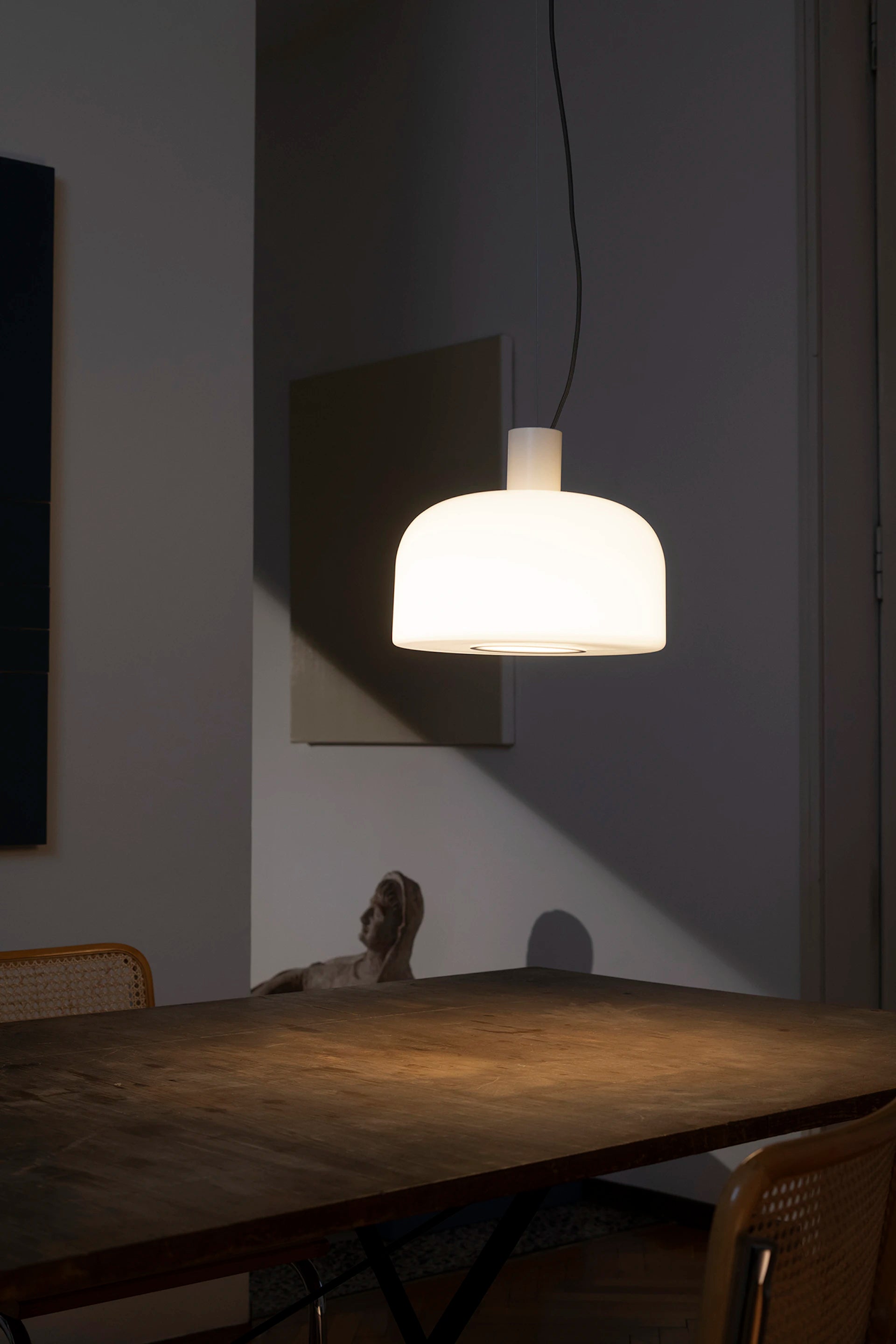 Závesná lampa BELLHOP GLASS biela