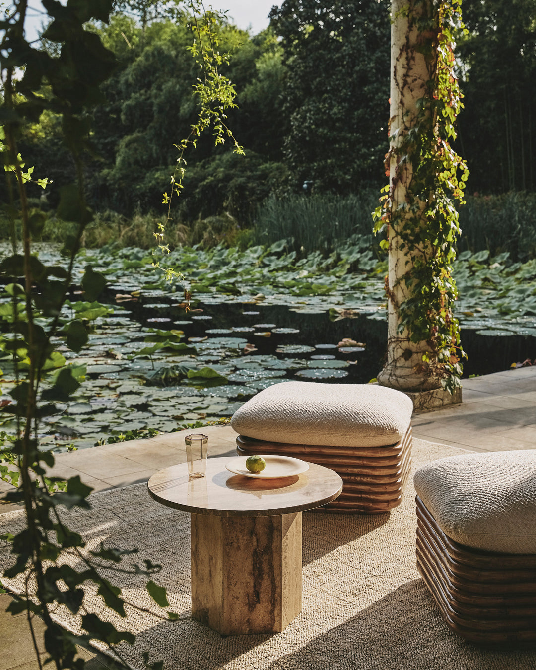 BOHEMIAN 72 pouf upholstered with a rattan base