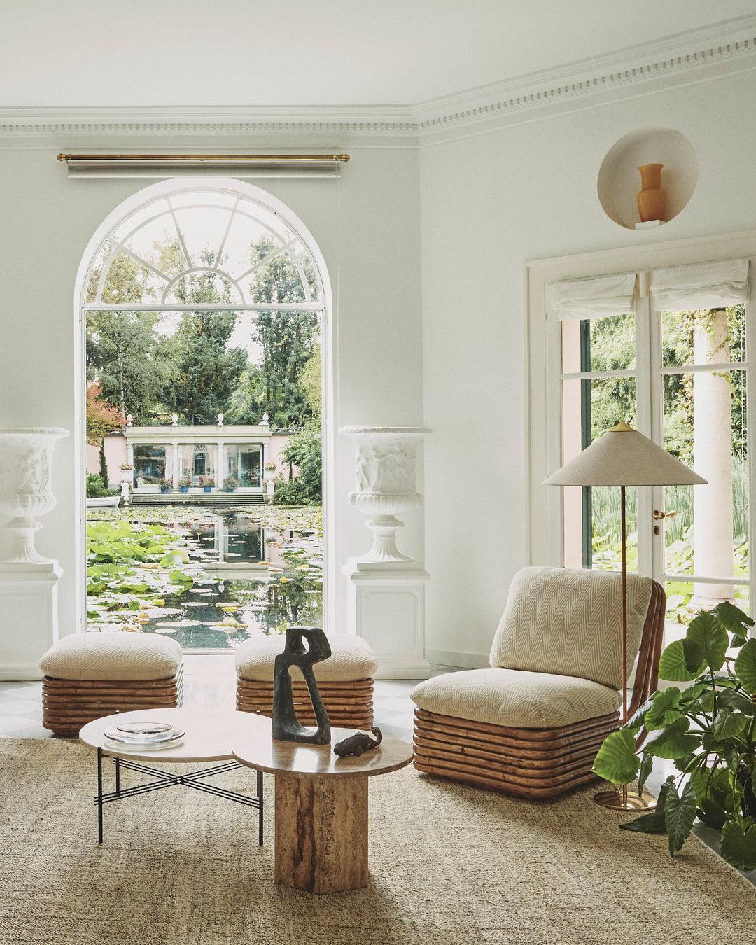 BOHEMIAN 72 pouf upholstered with a rattan base