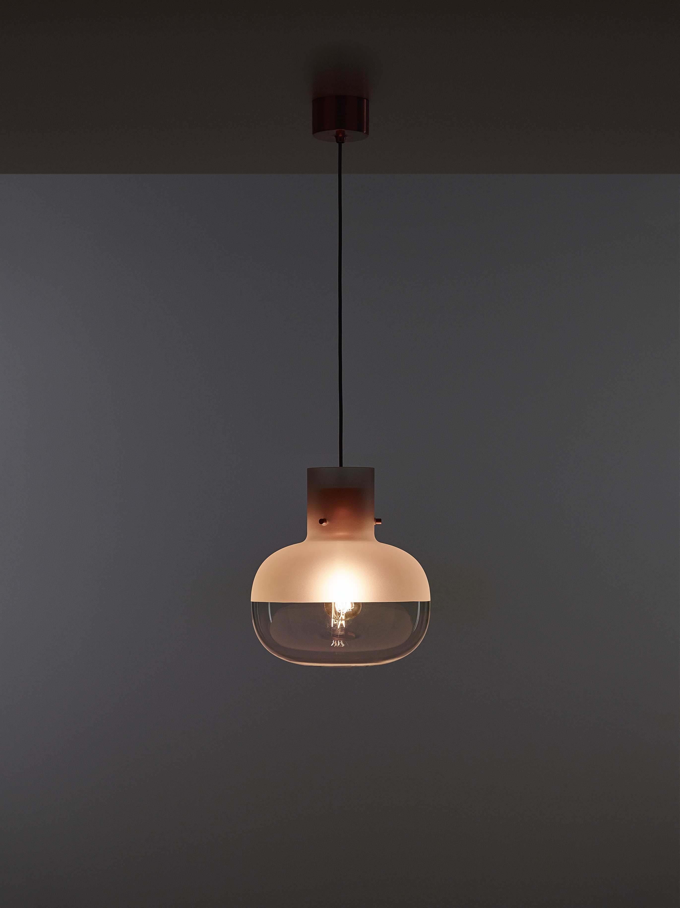 Závesná lampa AWA MEDIUM sklo fúkané