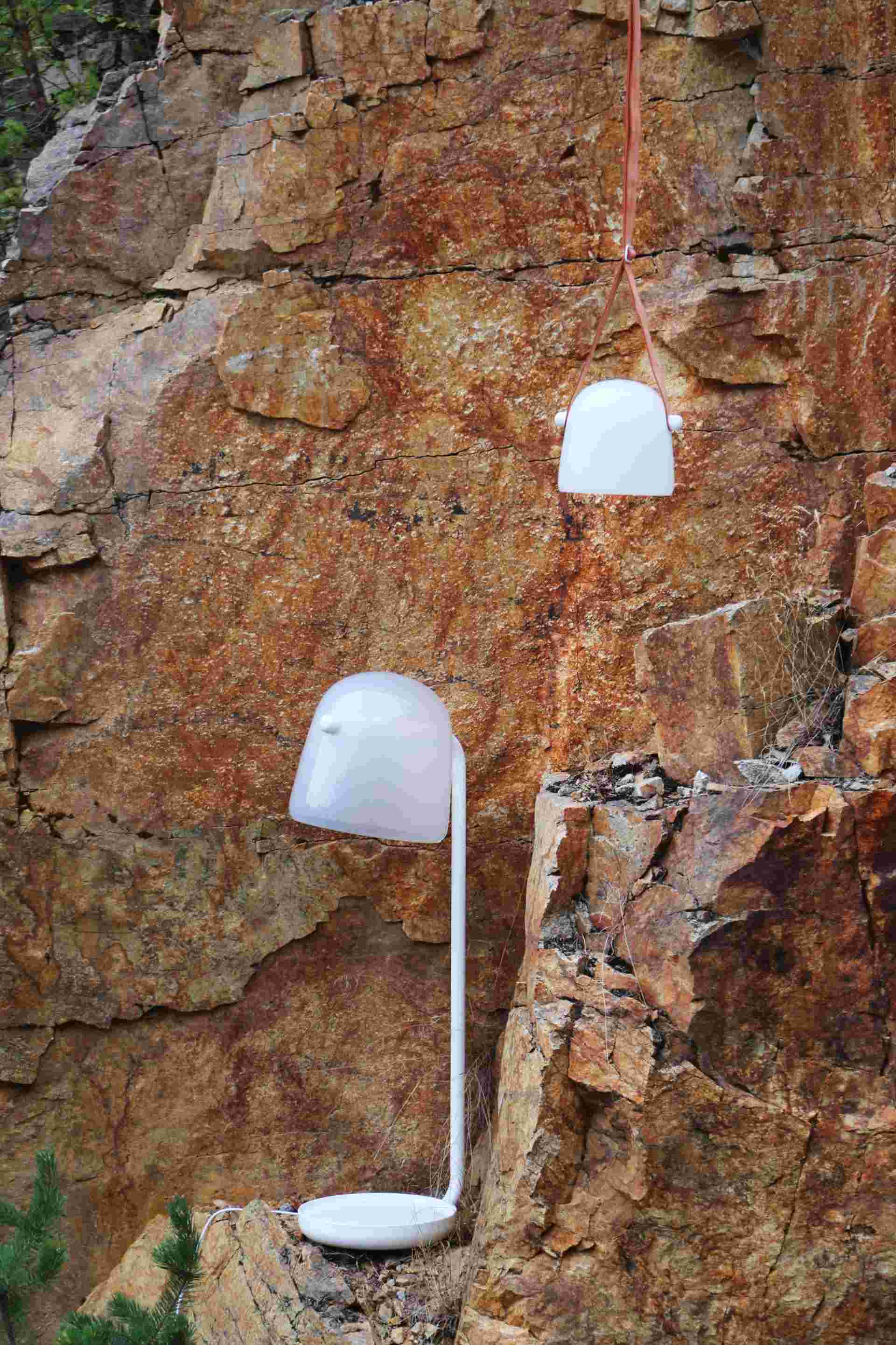 Floor lamp can be white base