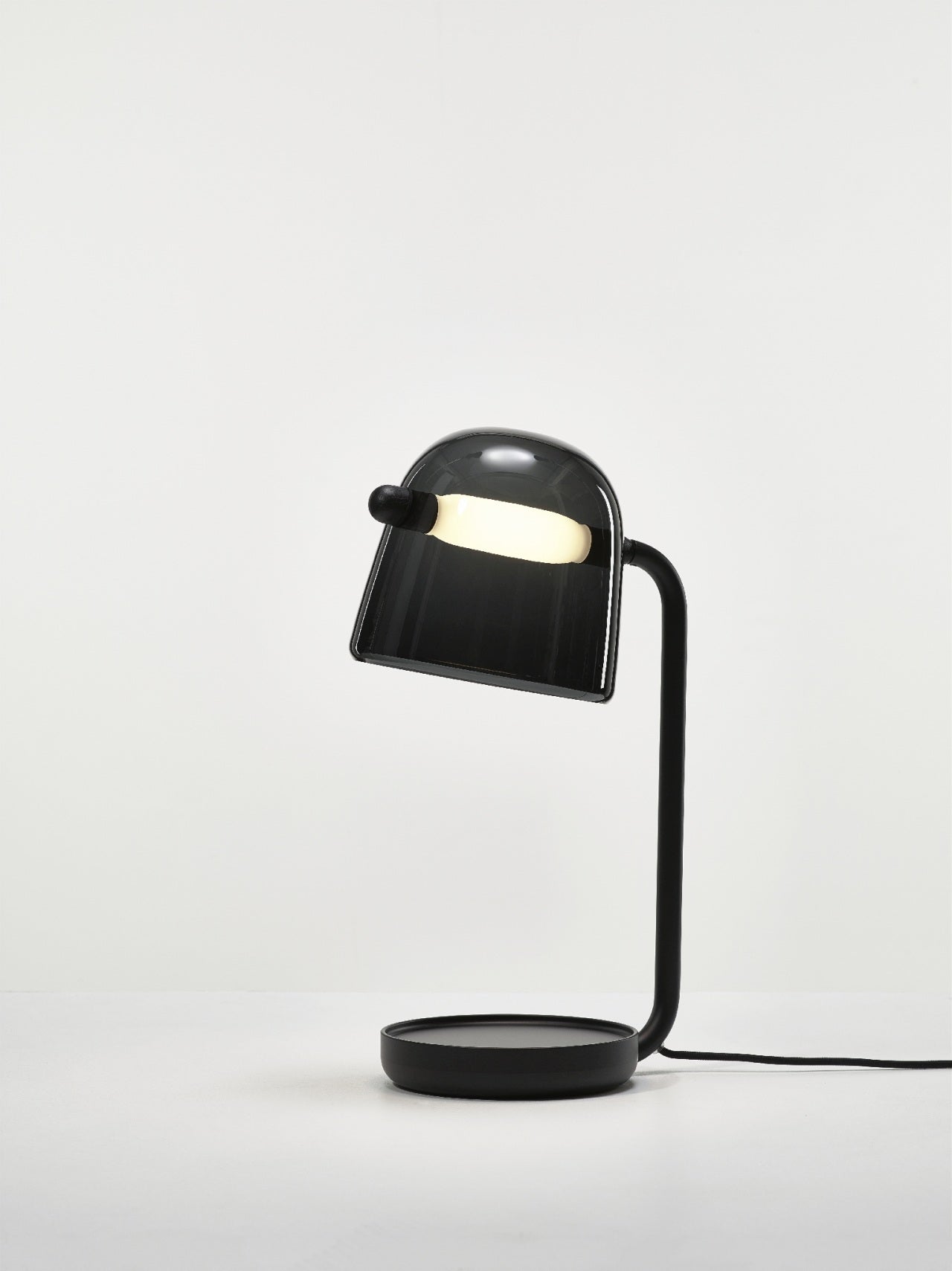 Table lamp can be black base