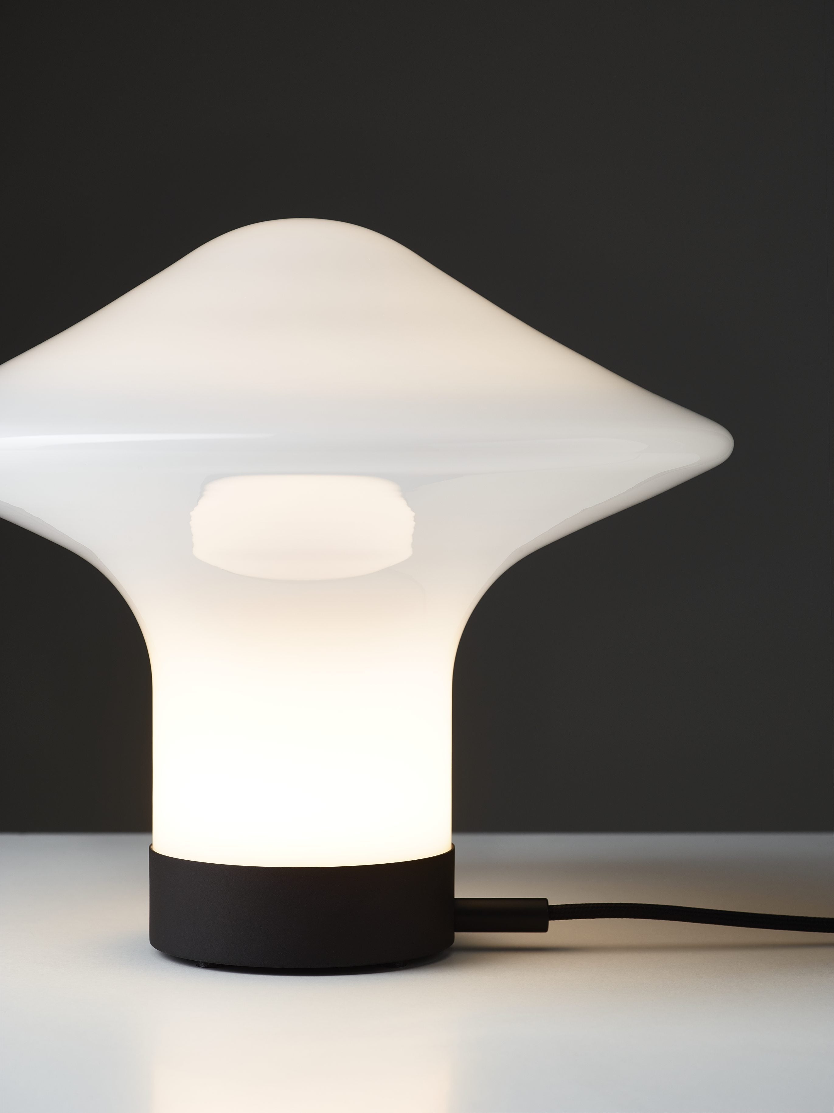 Stolná lampa TROTTOLA sklo fúkané