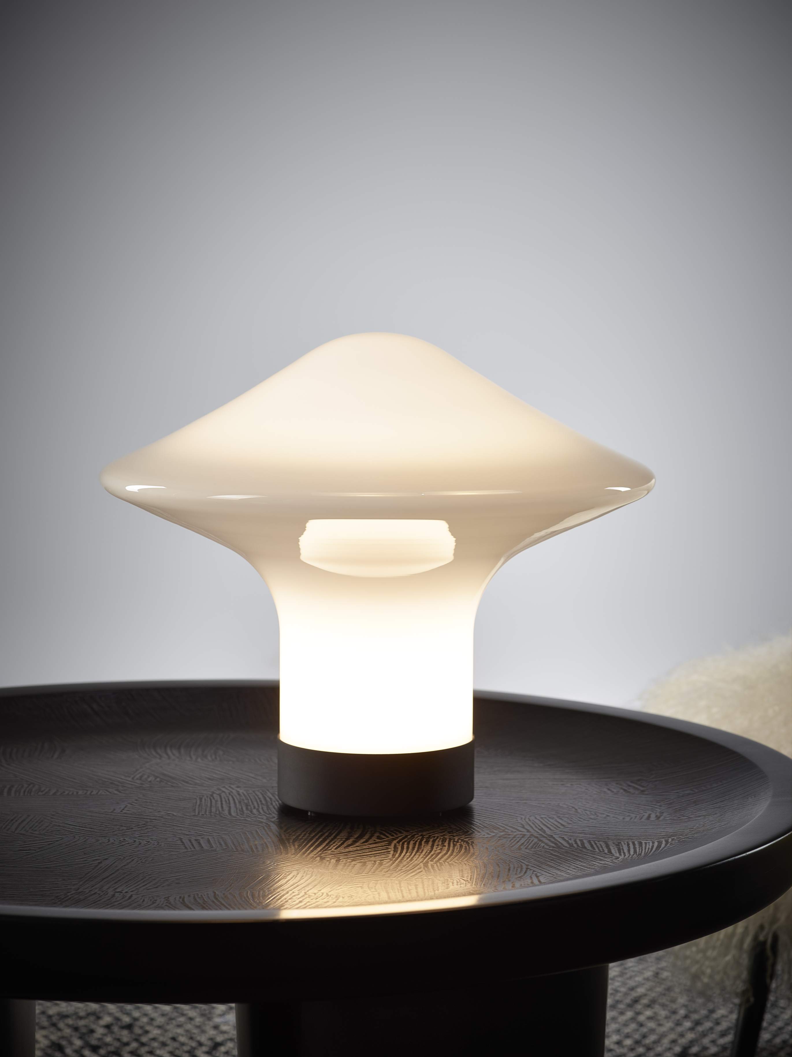 Stolná lampa TROTTOLA sklo fúkané