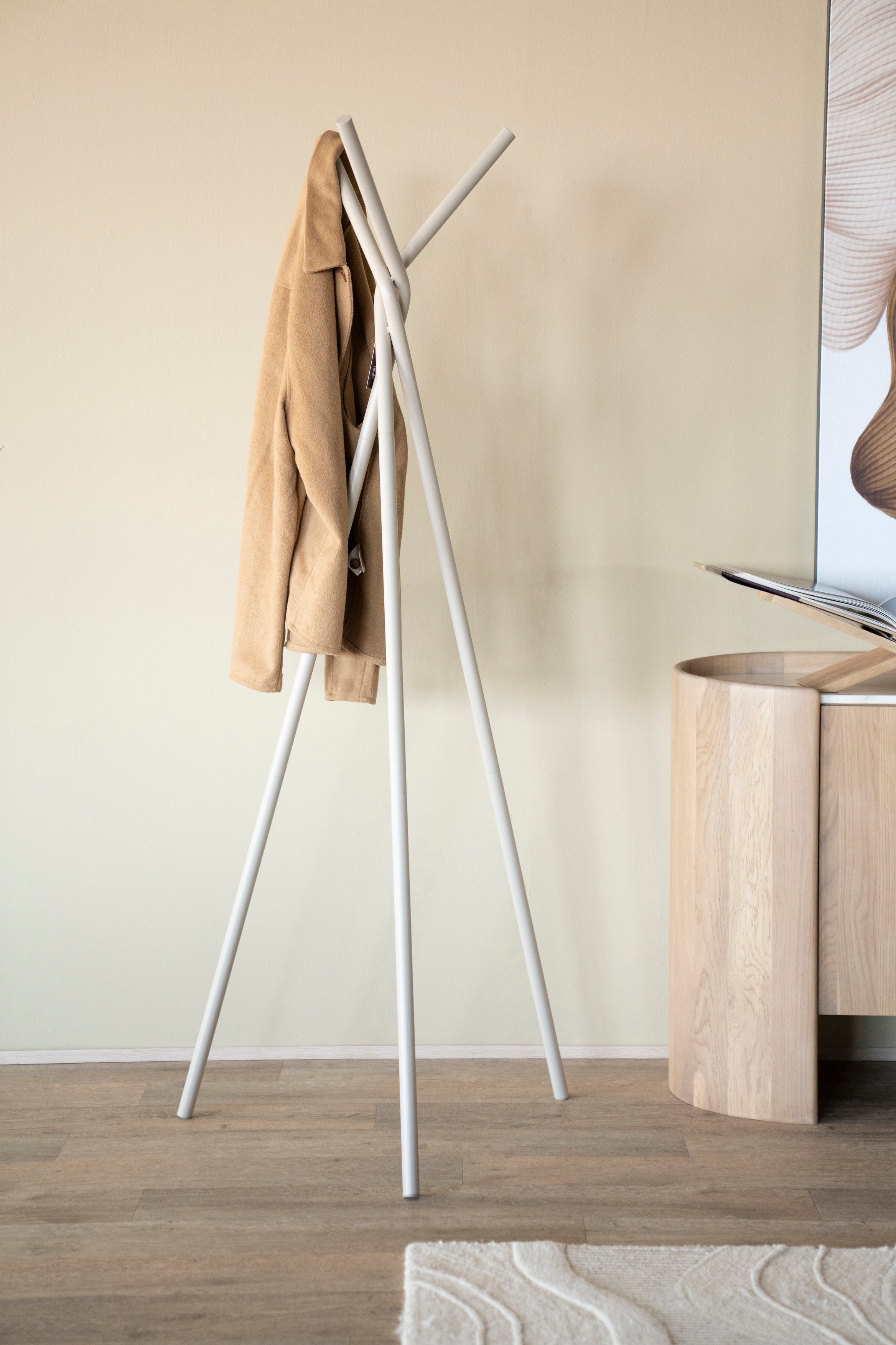 MATTO beige standing coat rack
