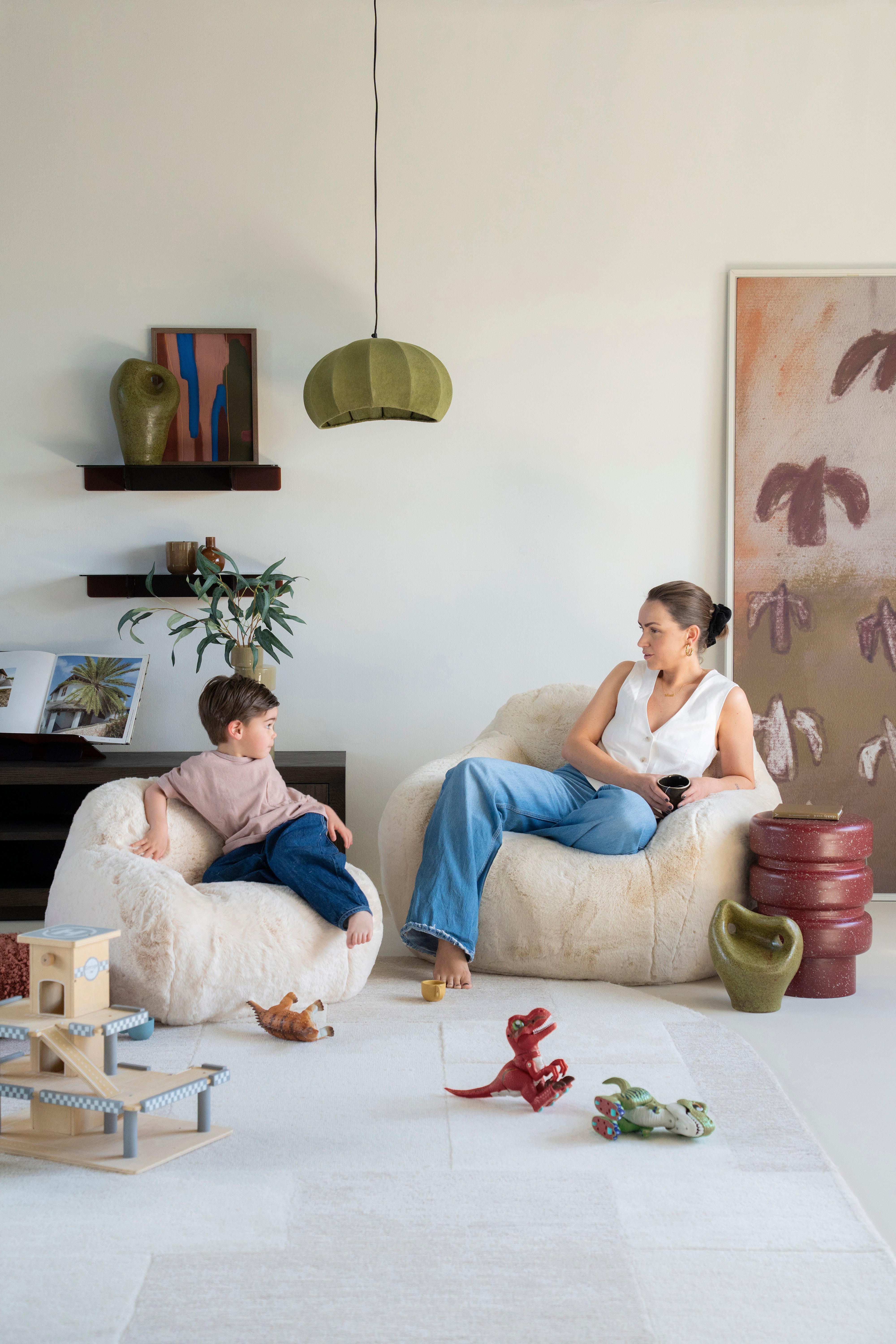 Detské kreslo LITTLE HUG krémové