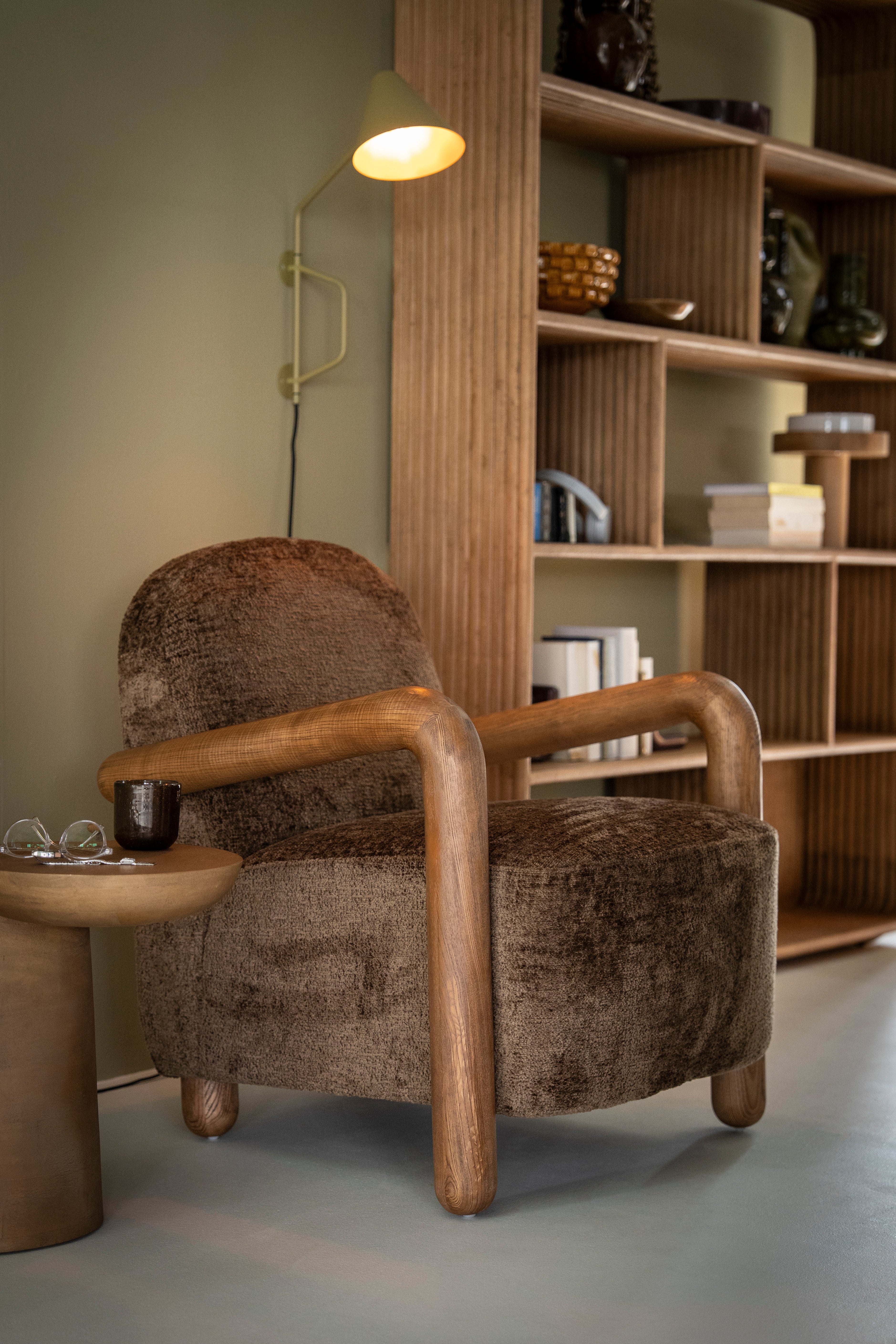 RETROVA cream armchair with brown