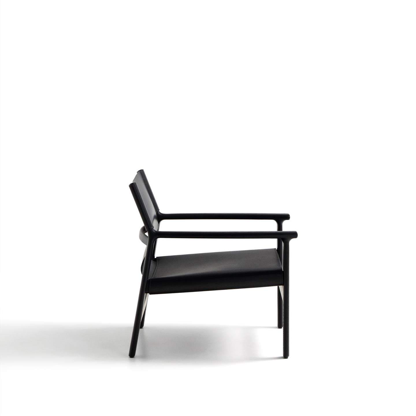 JAN armchair in black recycled leather with black ash wood