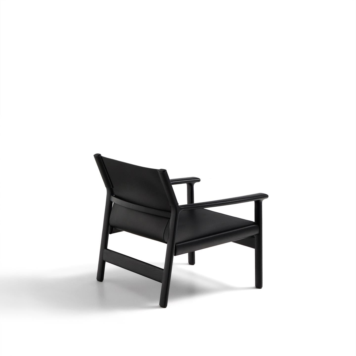 JAN armchair in black recycled leather with black ash wood