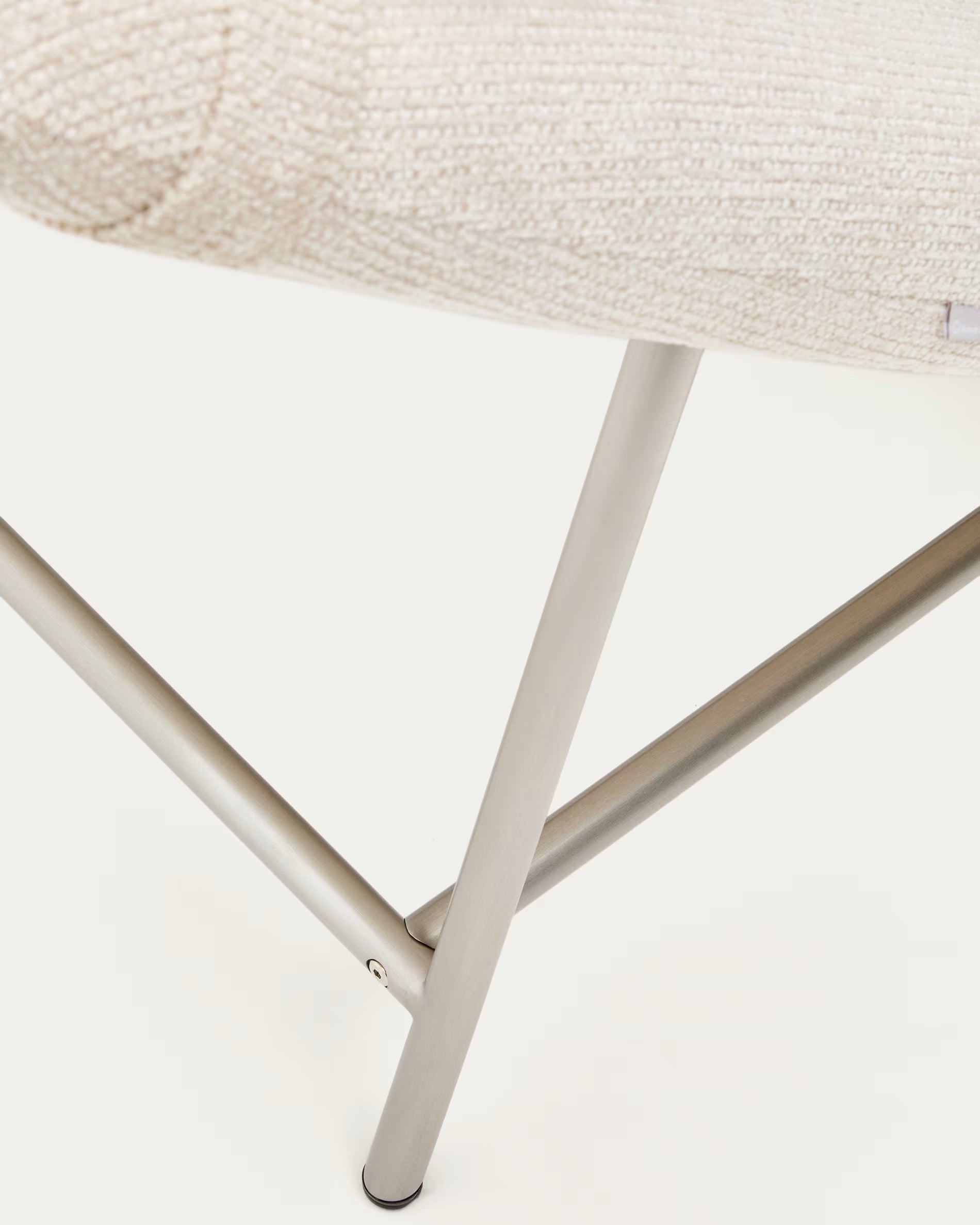 Szezlong OSLA béžový so strieborným podstavcom