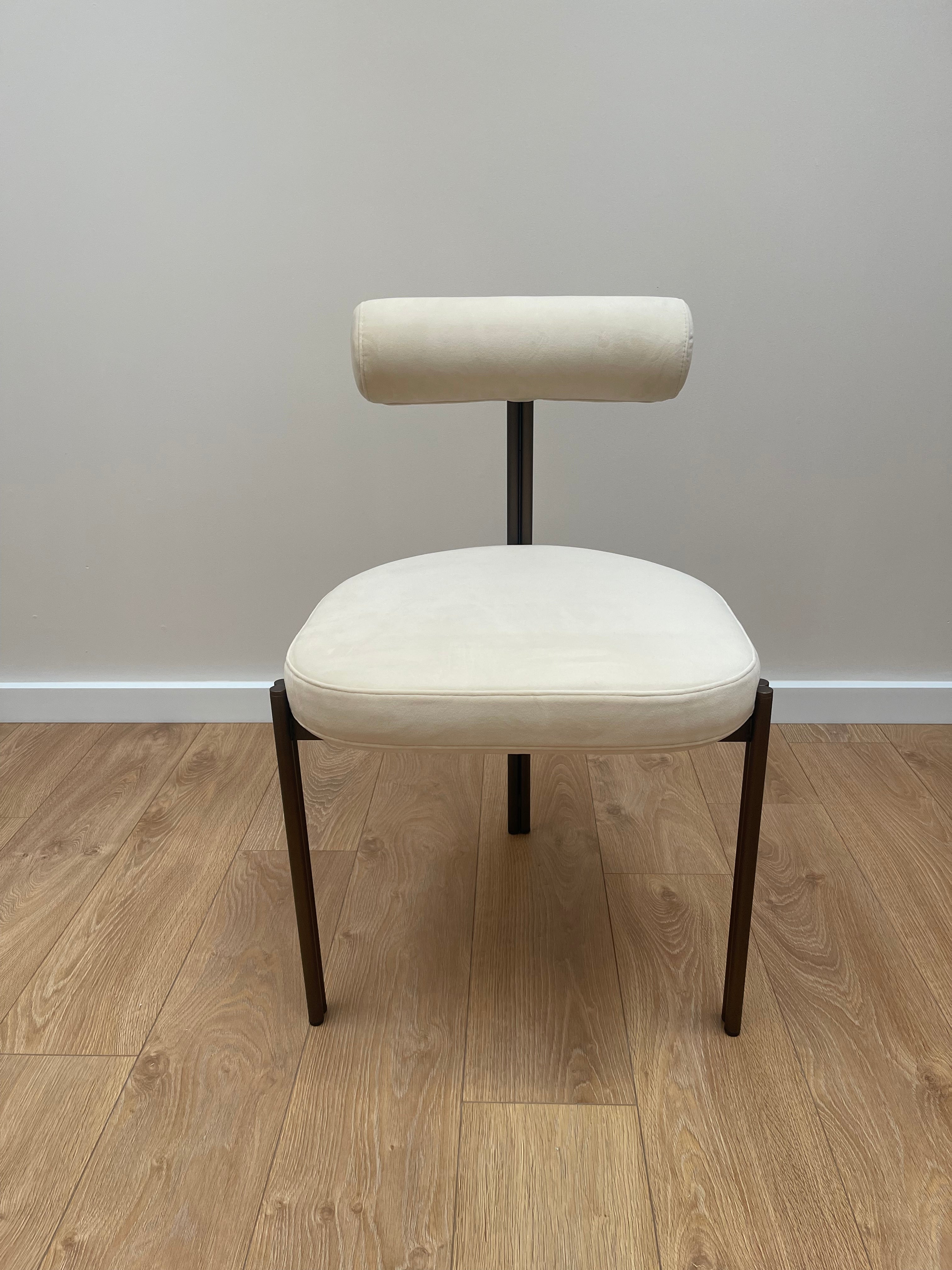 Sametová stolička CAILLOU béžová - po výstave