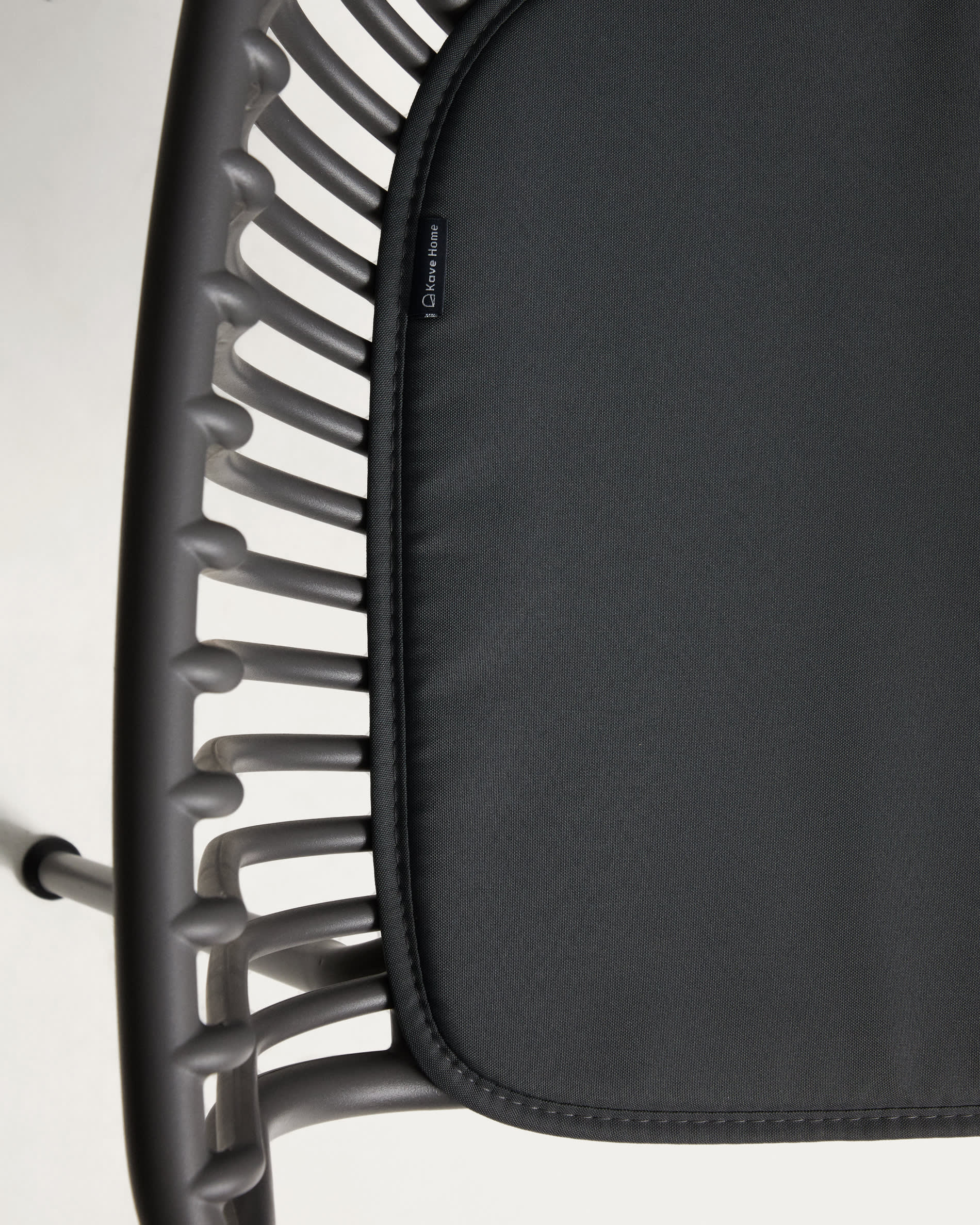 Záhradná stolička SURPIKA grafitová