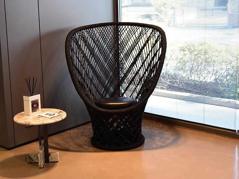 Hnedé kreslo PAVO REAL