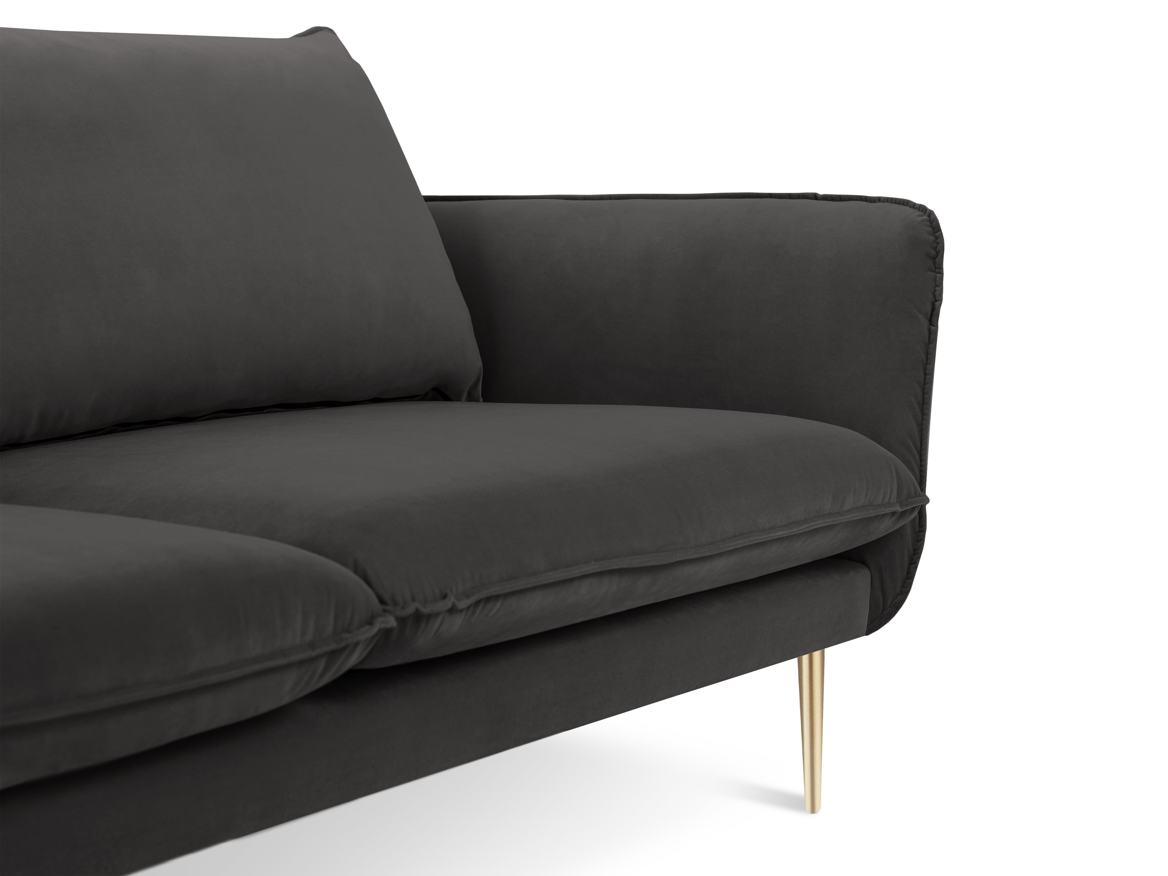 Sofa z jemného velúru pre 4 osoby VIENNA tmavosivá so zlatým podstavcom