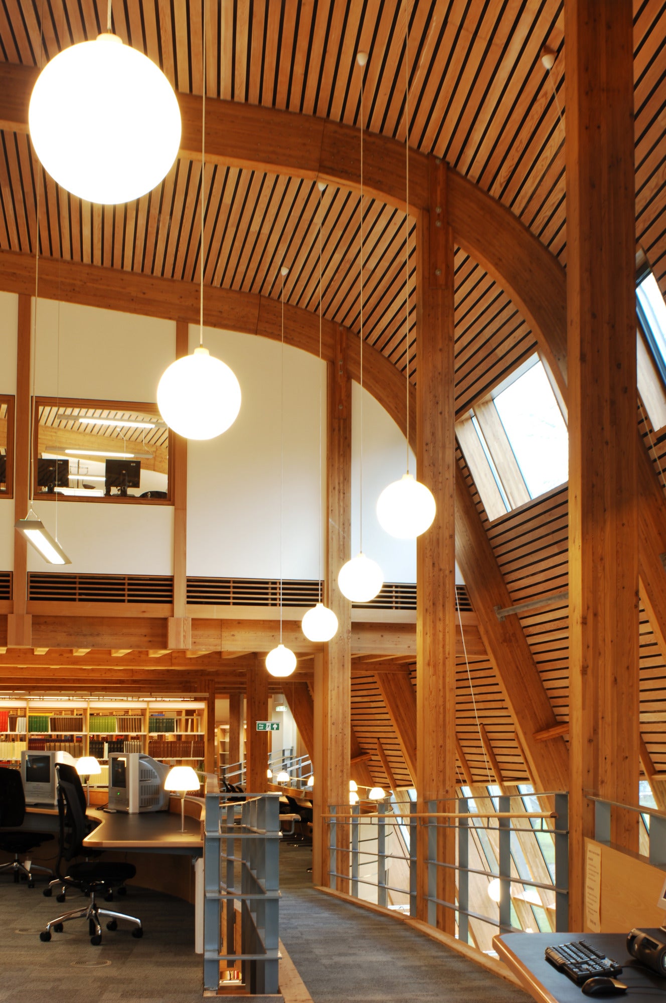 WOHLERT pendant lamp white glass