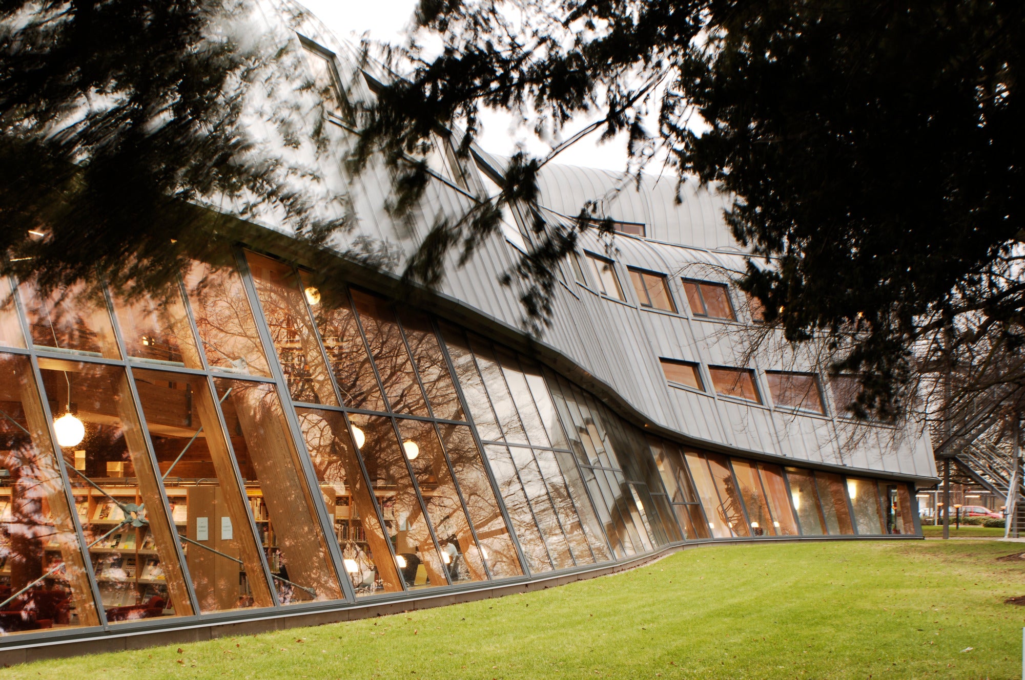 WOHLERT pendant lamp white glass